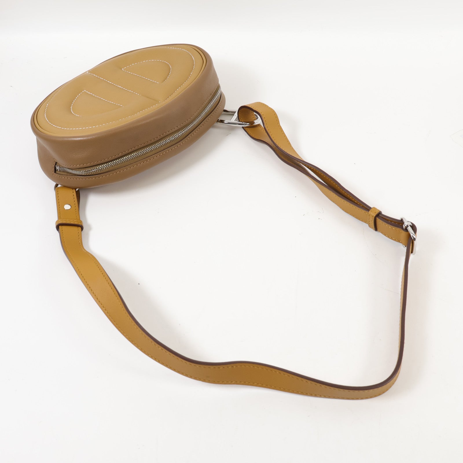 HERMES Swift皮革In the loop銀扣肩背袋Biscuit