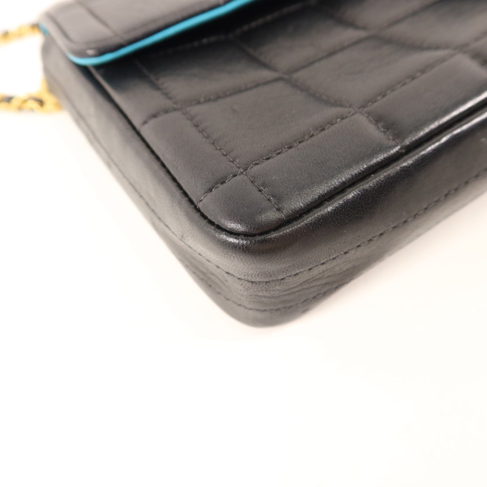 CHANEL 羊皮皮革Chocolate Bar Vintage金扣鏈帶肩背袋