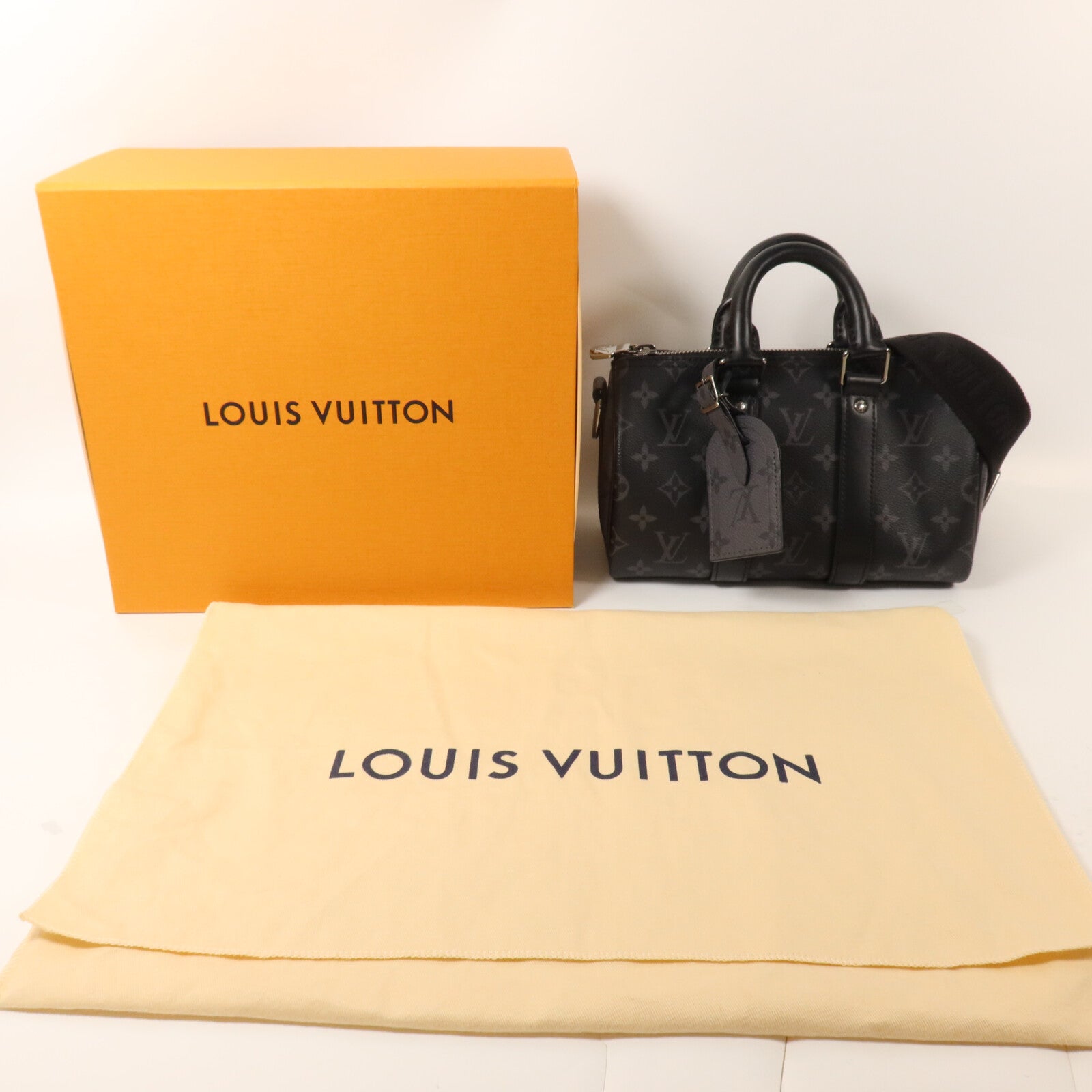 LOUIS VUITTON Monogram Eclipse Keepall Bandouliere 25手挽肩背兩用袋