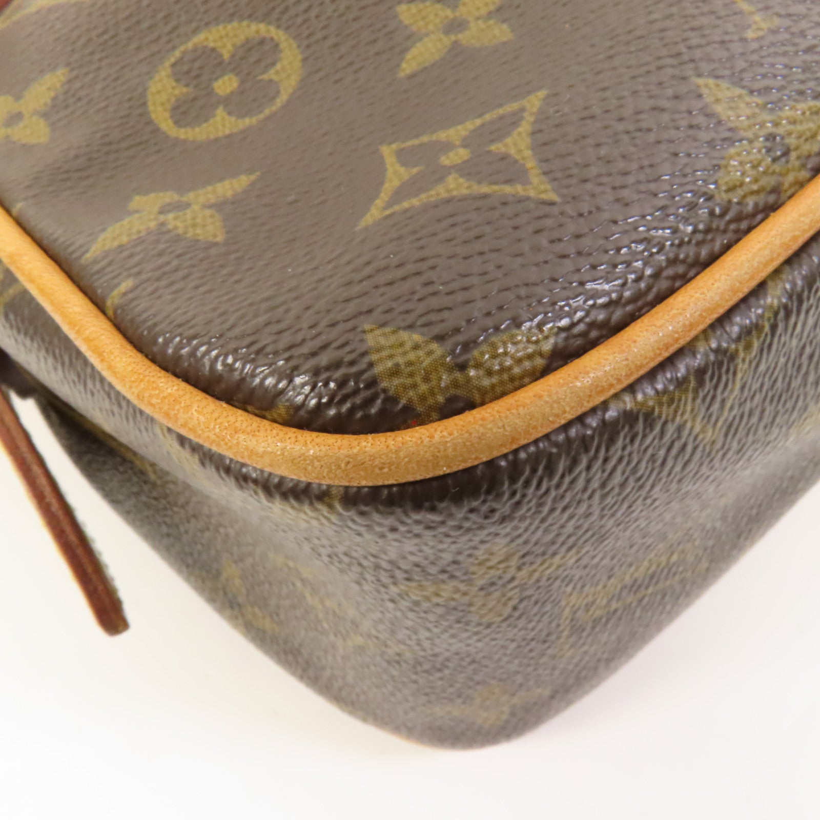 LOUIS VUITTON Monogram Hudson PM金扣肩背袋