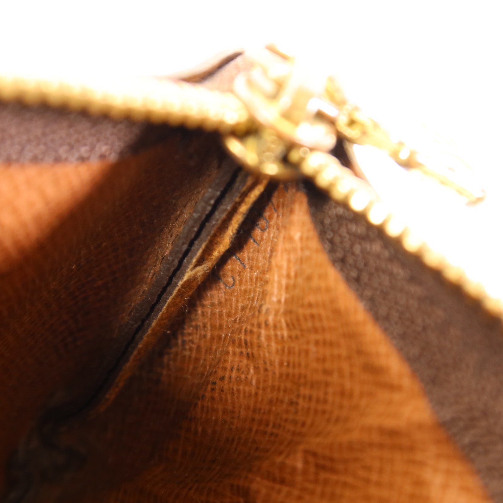 LOUIS VUITTON Monogram Key Pouch金扣鎖匙包