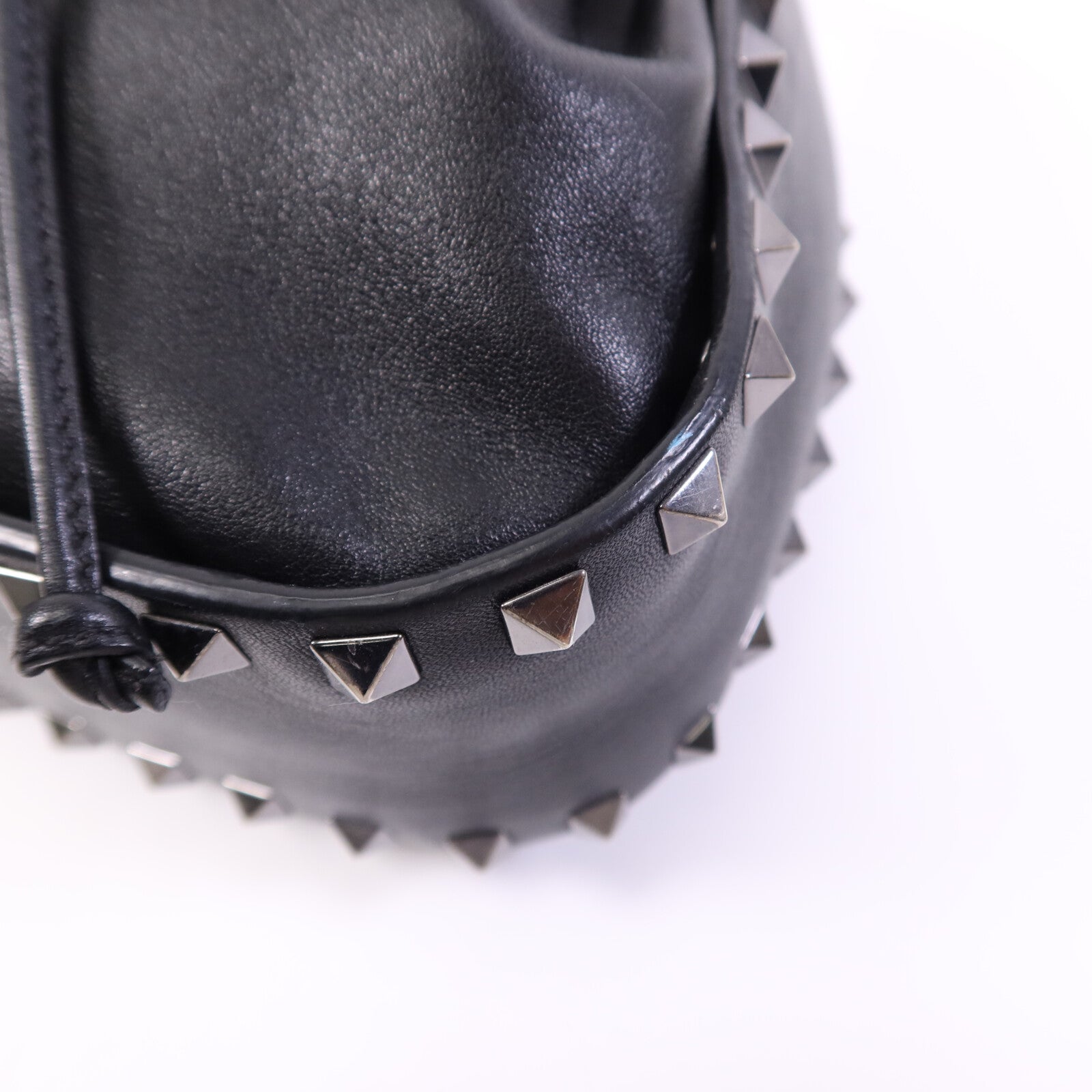 Valentino 牛皮皮革Bucket銀扣肩背袋