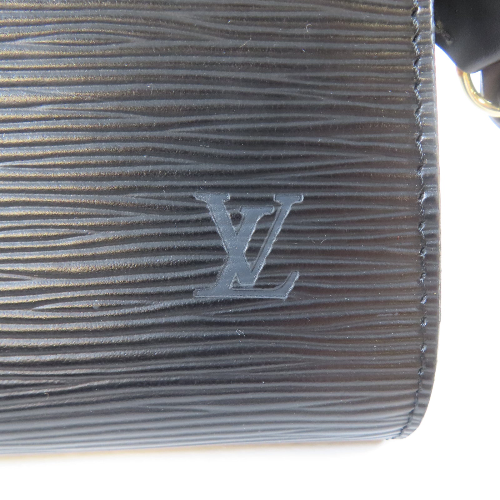 LOUIS VUITTON Epi Pochette Accessories金扣手挽袋黑色