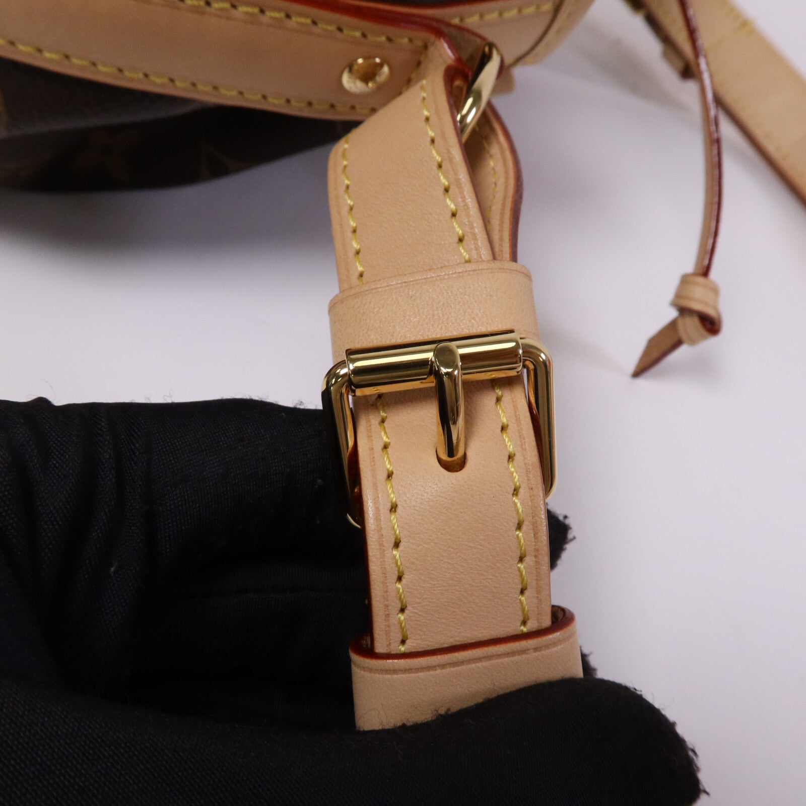 LOUIS VUITTON Monogram Noe BB金扣肩背袋