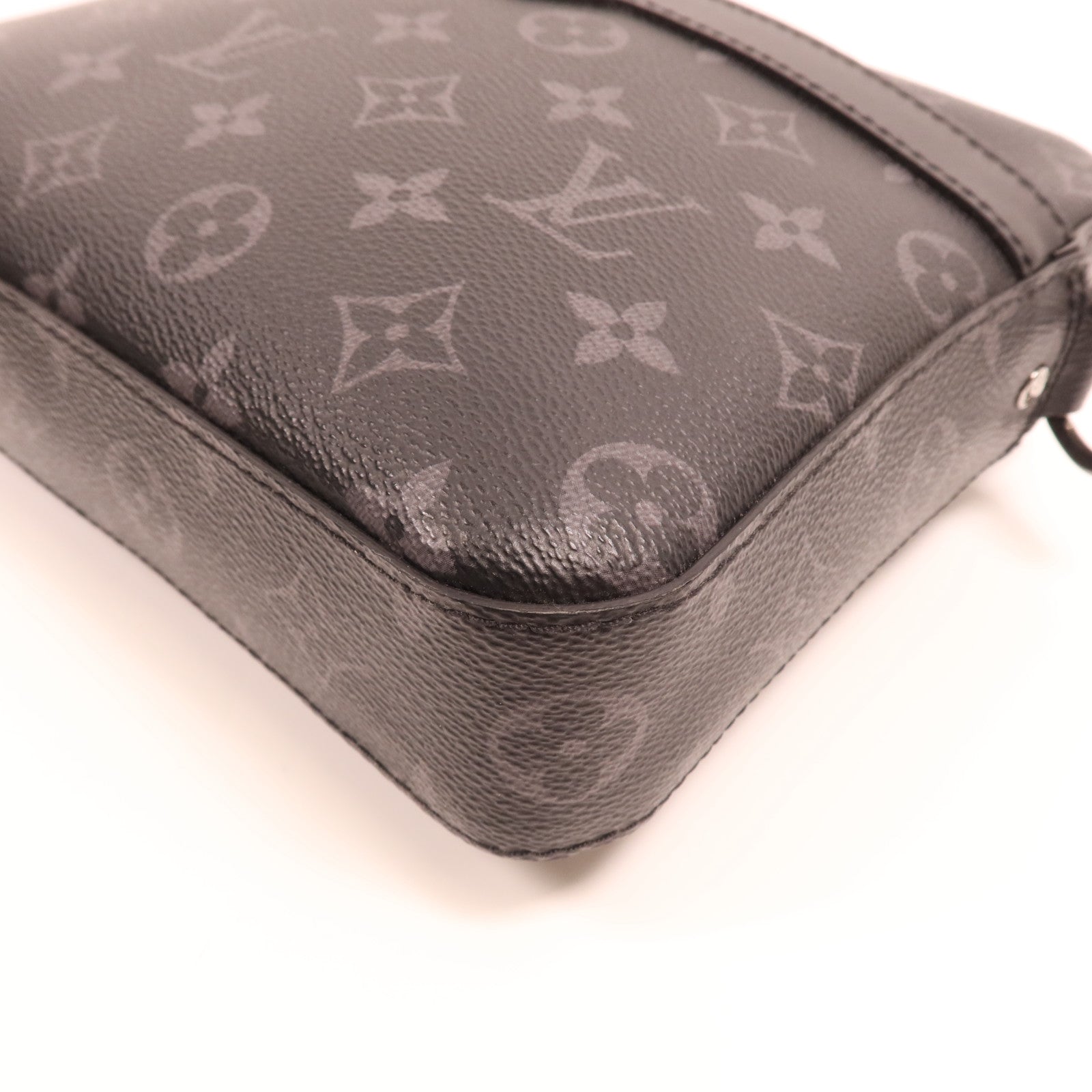 LOUIS VUITTON Monogram Eclipse Reverse Trio Messenger銀扣肩背袋灰色