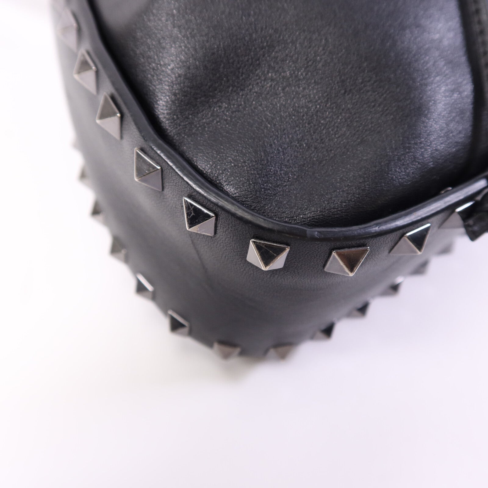 Valentino 【激減優惠】牛皮皮革Bucket銀扣肩背袋