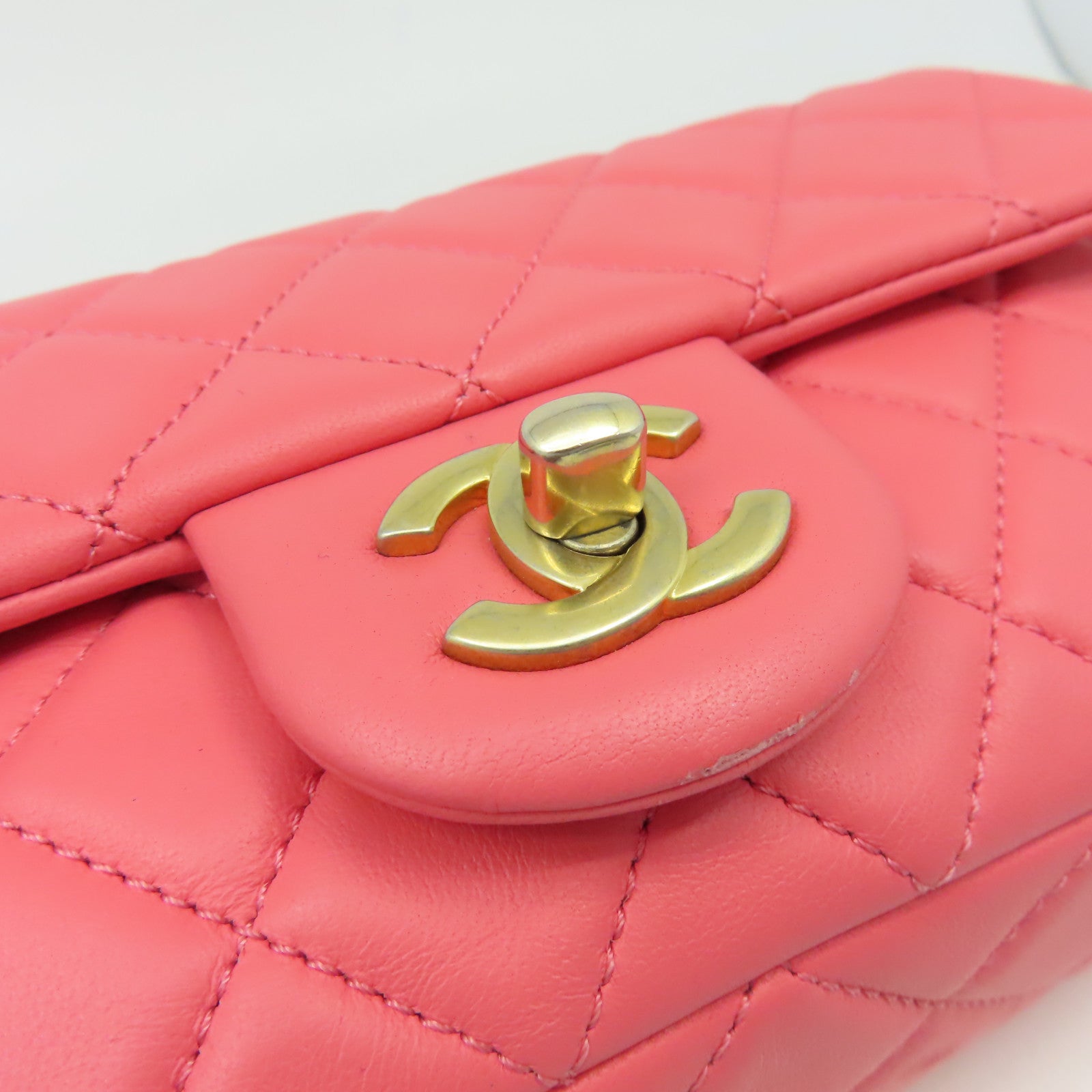 CHANEL **【激減優惠】菱格羊皮皮革Classic 20金扣鏈帶肩背袋粉紅色