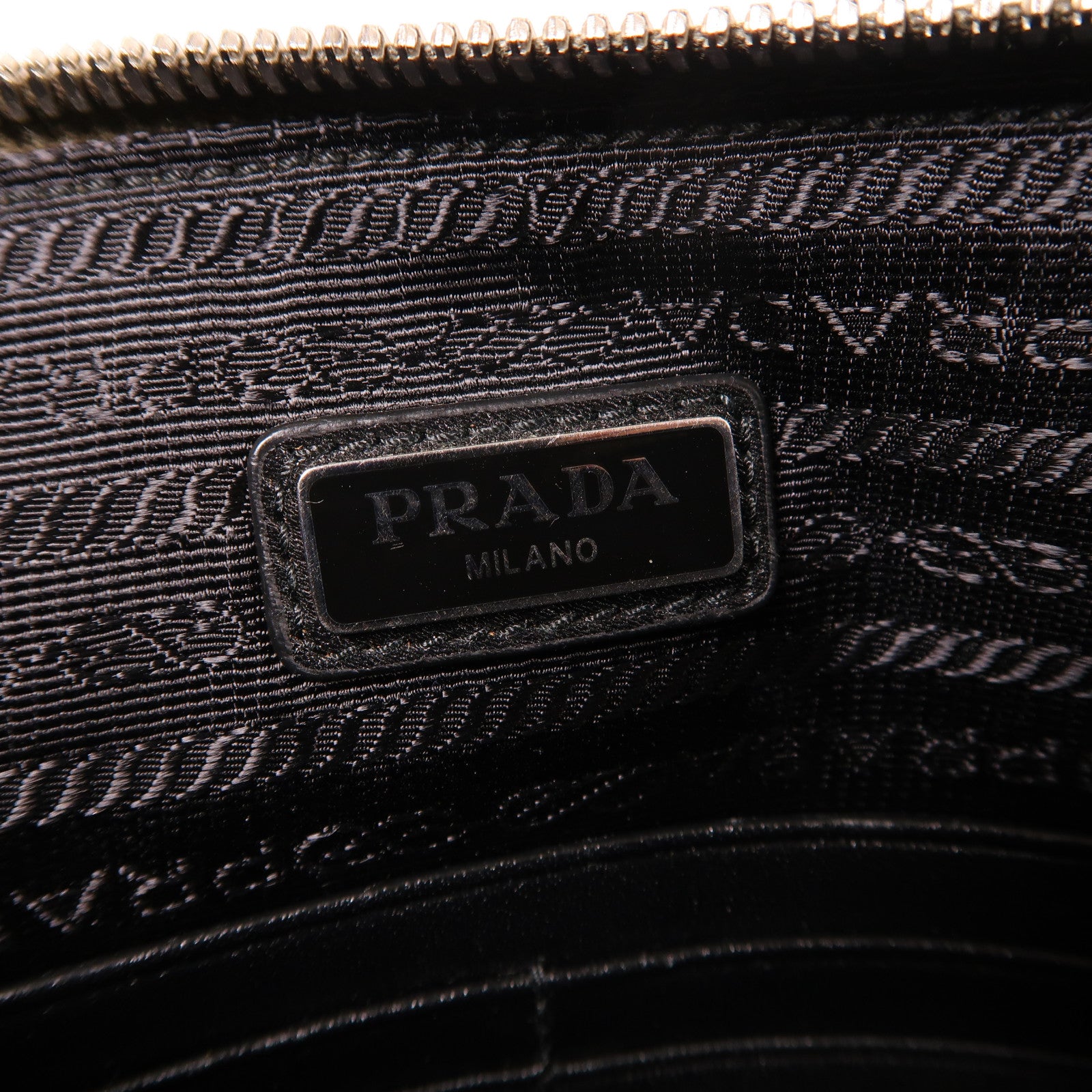 PRADA Saffiano皮革Pouch銀扣手拿包綠色