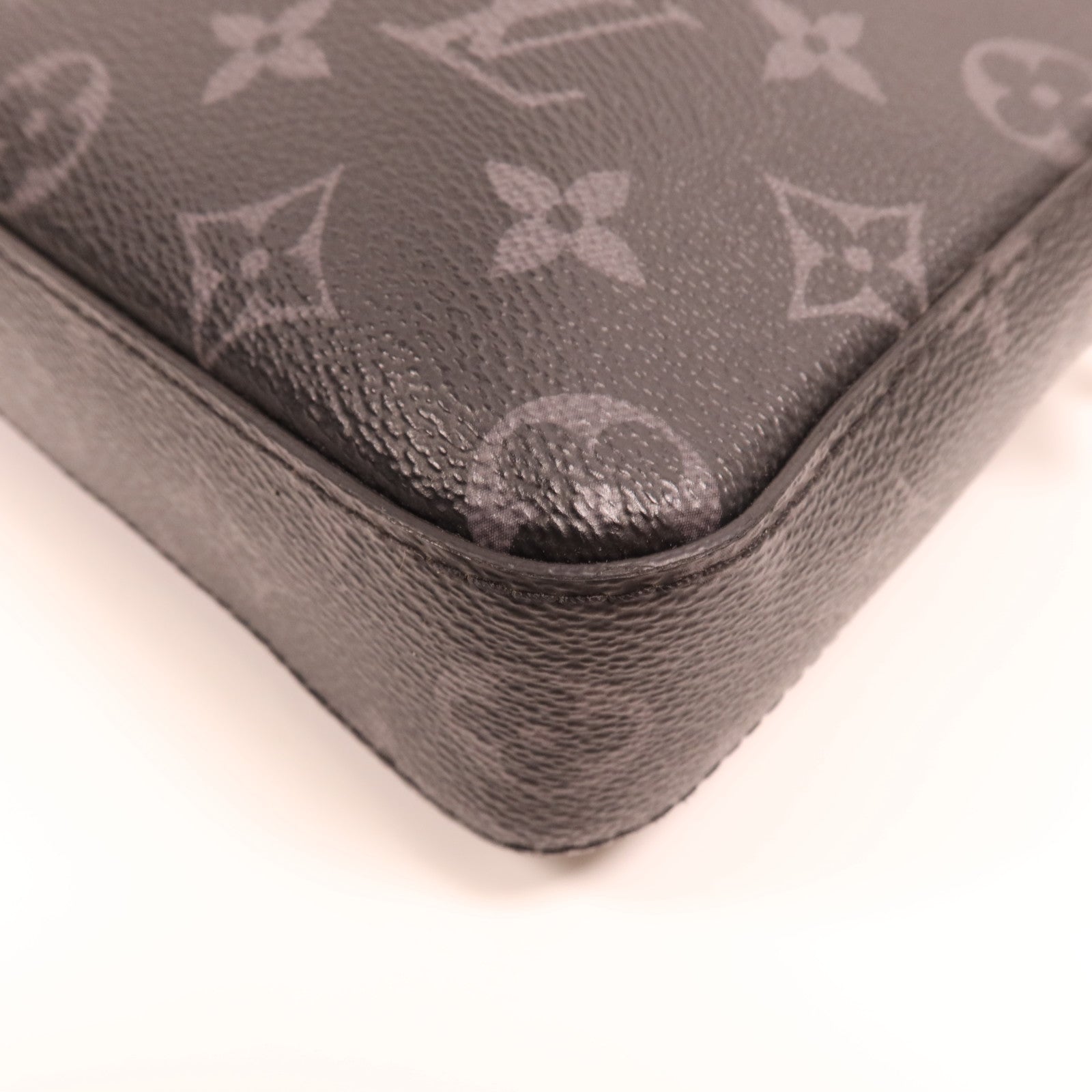 LOUIS VUITTON Monogram Eclipse Reverse Trio Messenger銀扣肩背袋灰色