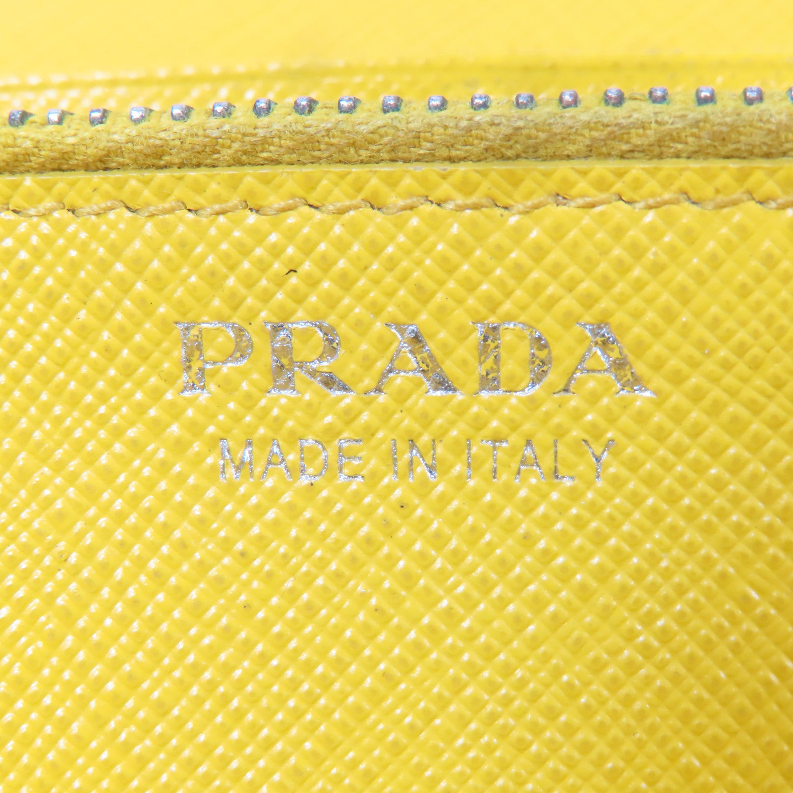PRADA 【激減優惠】牛皮皮革Long Wallet啪鈕長錢包黑色/黃色