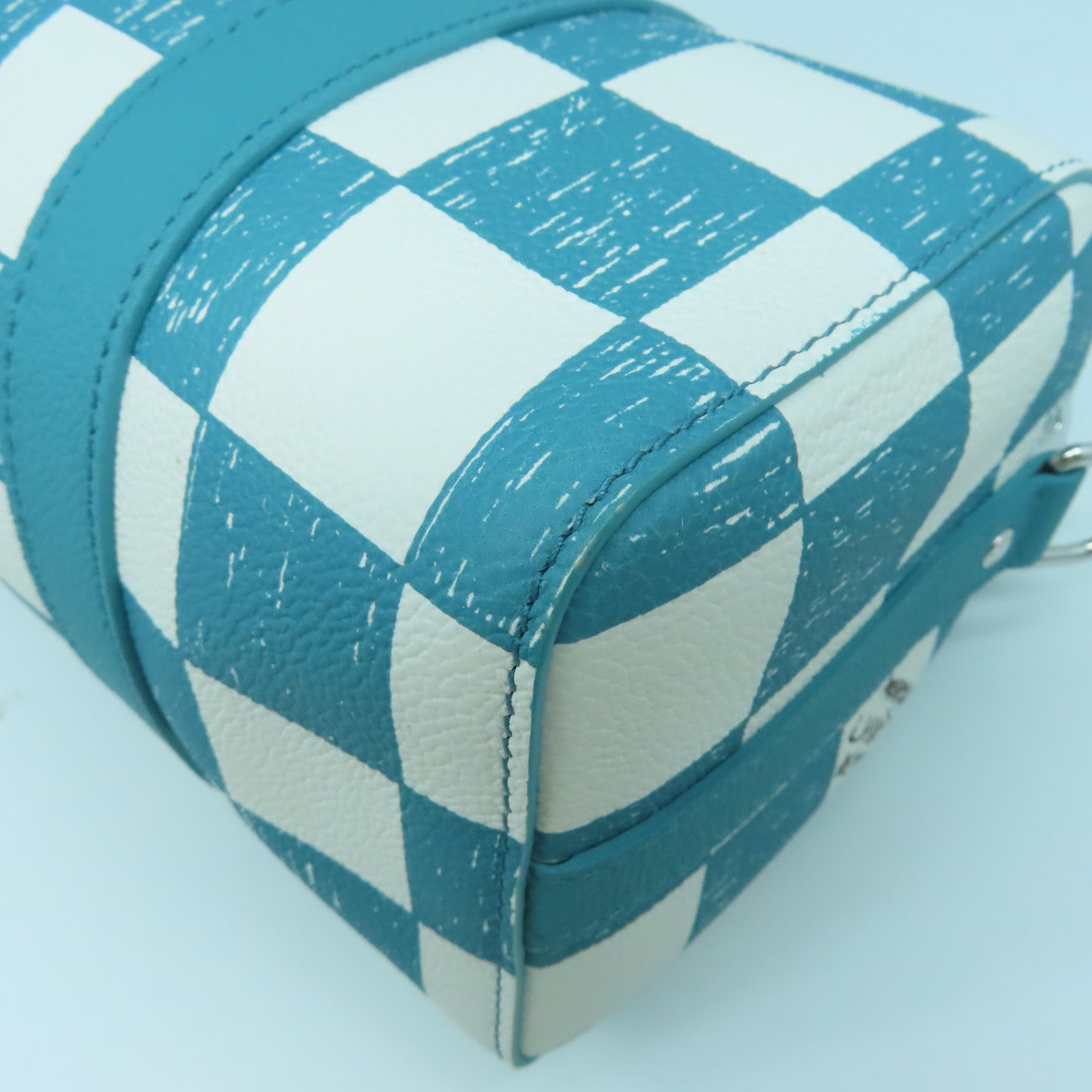 LOUIS VUITTON 【清倉大減價】Damier City Keepall銀扣肩背袋藍色/白色