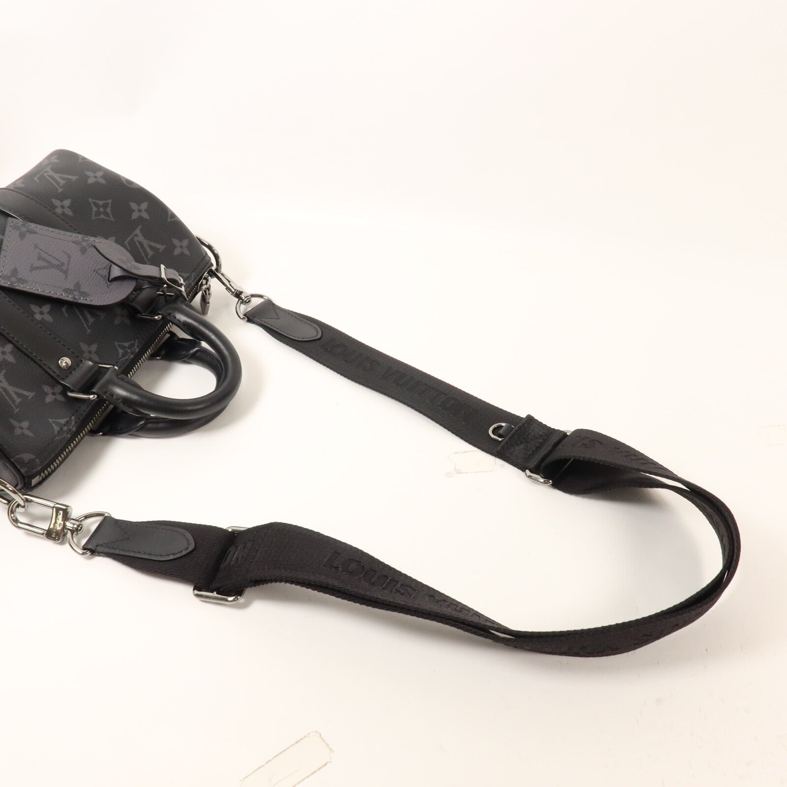 LOUIS VUITTON Monogram Eclipse Keepall Bandouliere 25手挽肩背兩用袋