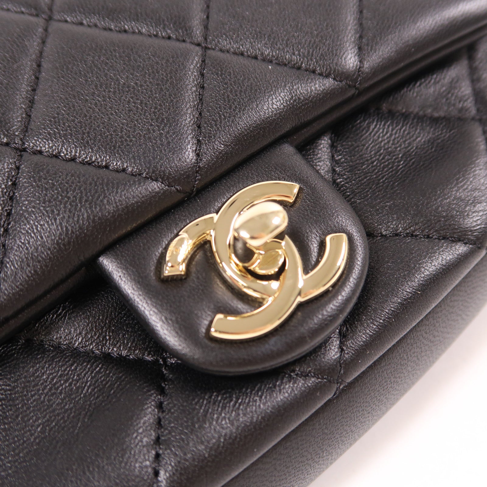 CHANEL 牛皮皮革Waist Bag金扣腰包