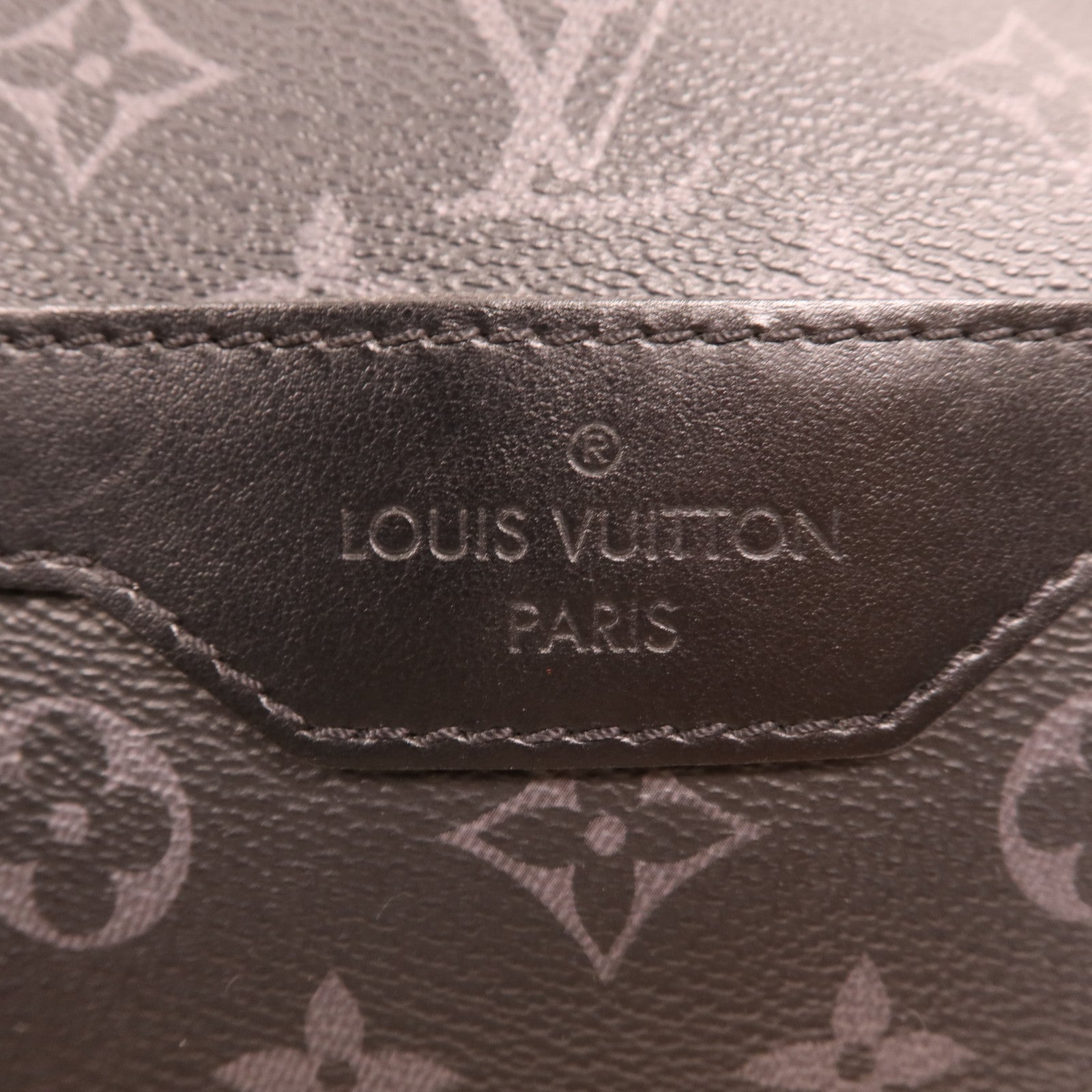 LOUIS VUITTON Monogram Eclipse Reverse Trio Messenger銀扣肩背袋灰色