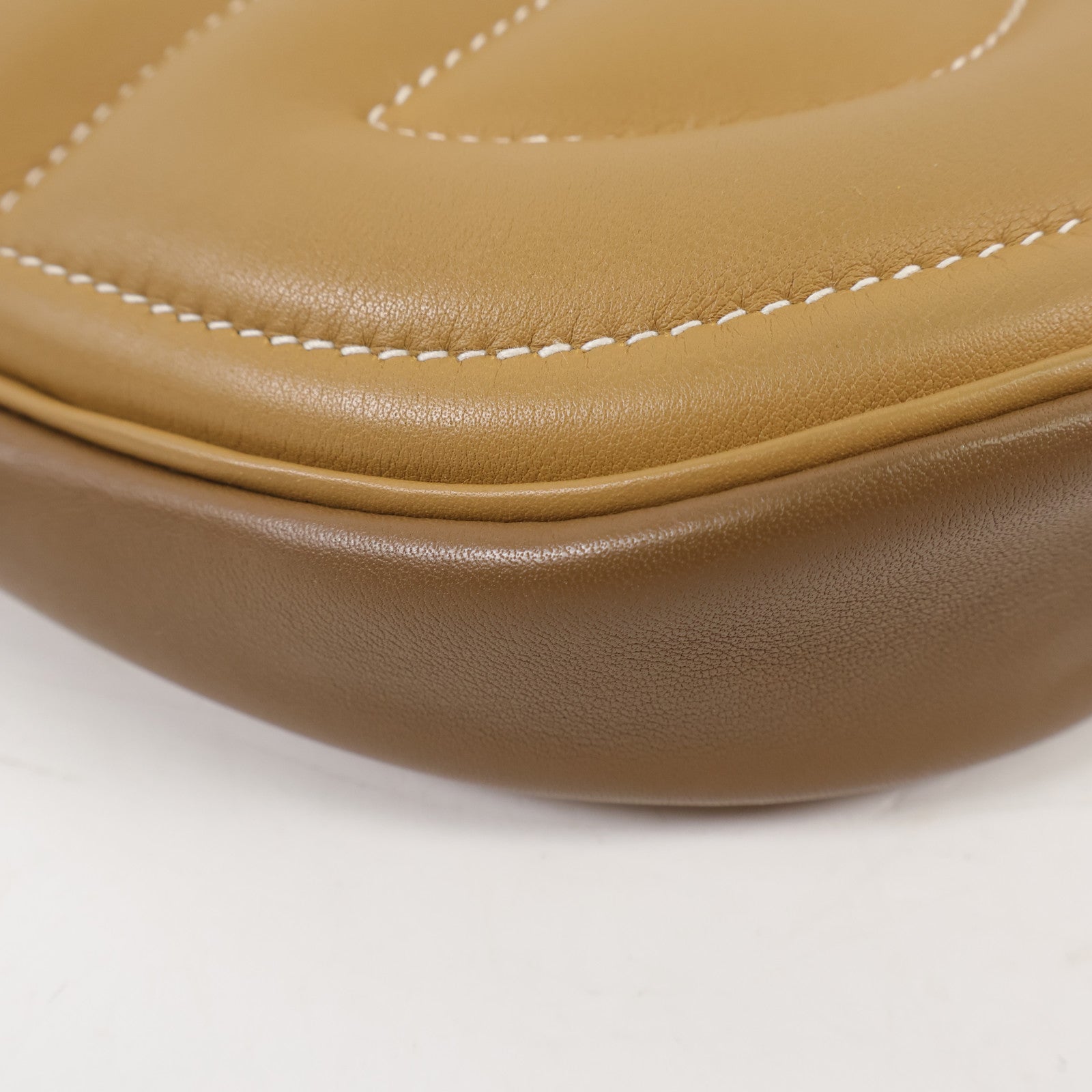 HERMES Swift皮革In the loop銀扣肩背袋Biscuit