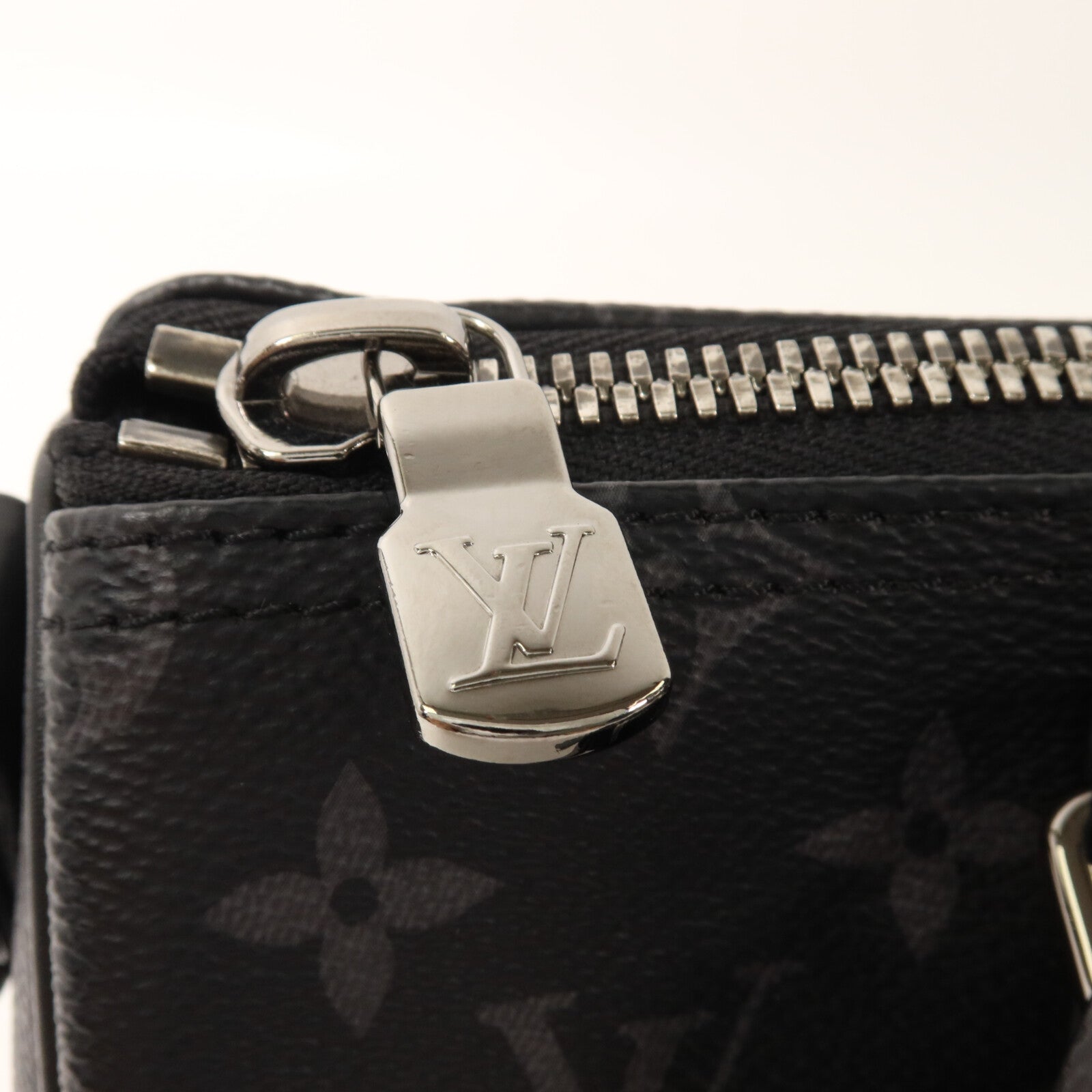 LOUIS VUITTON Monogram Eclipse Keepall Bandouliere 25手挽肩背兩用袋