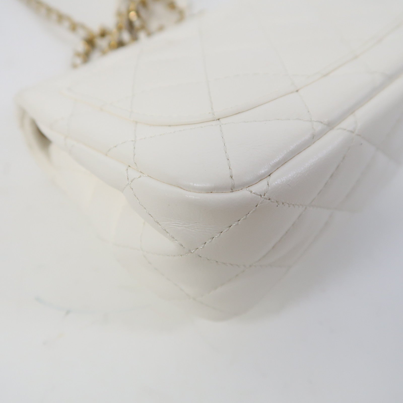 CHANEL 【激減優惠】菱格羊皮皮革Flap Bag金扣鏈帶肩背袋白色