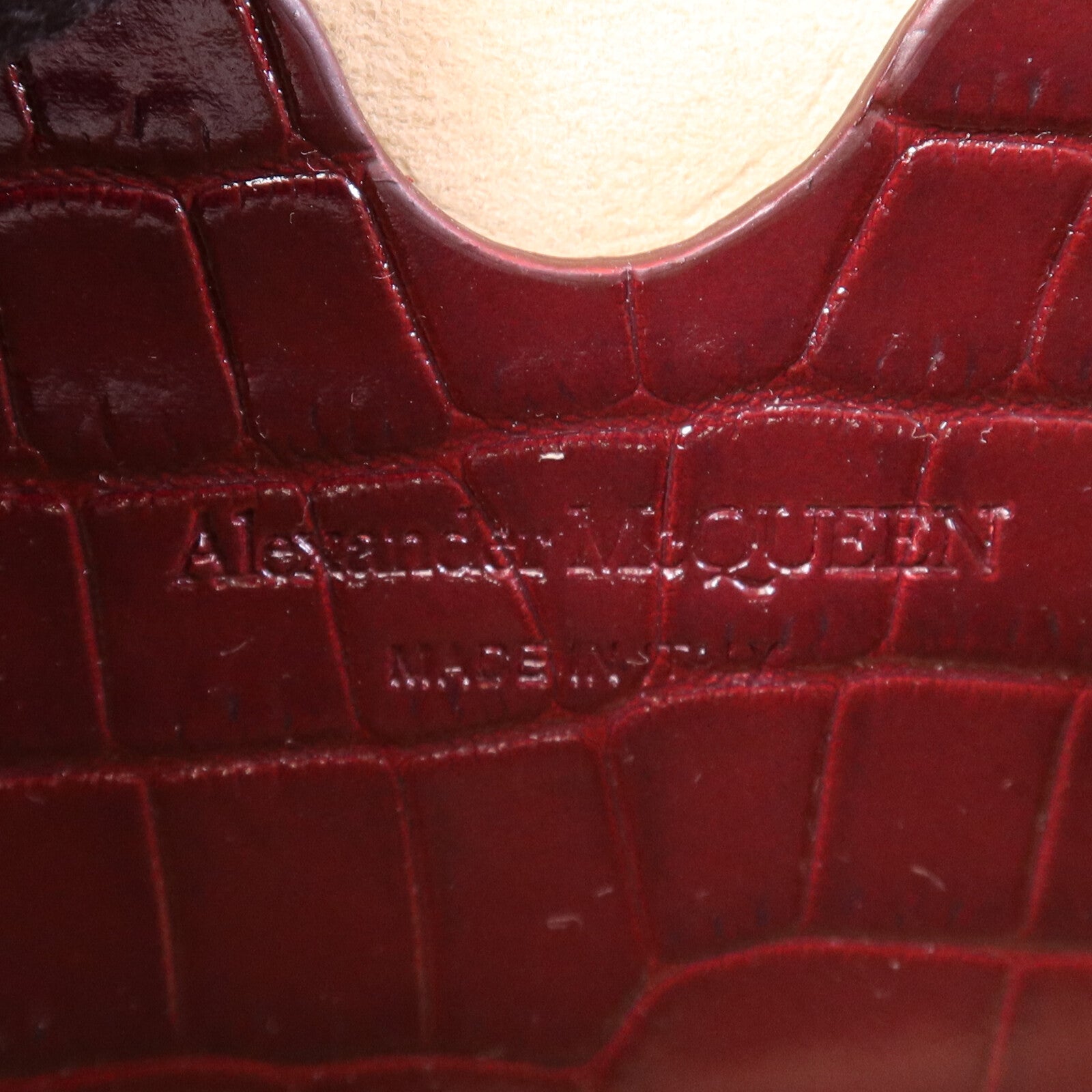 McQ by Alexander McQueen 牛皮皮革Alexander McQueen Wallet On Chain金扣鏈帶肩背袋