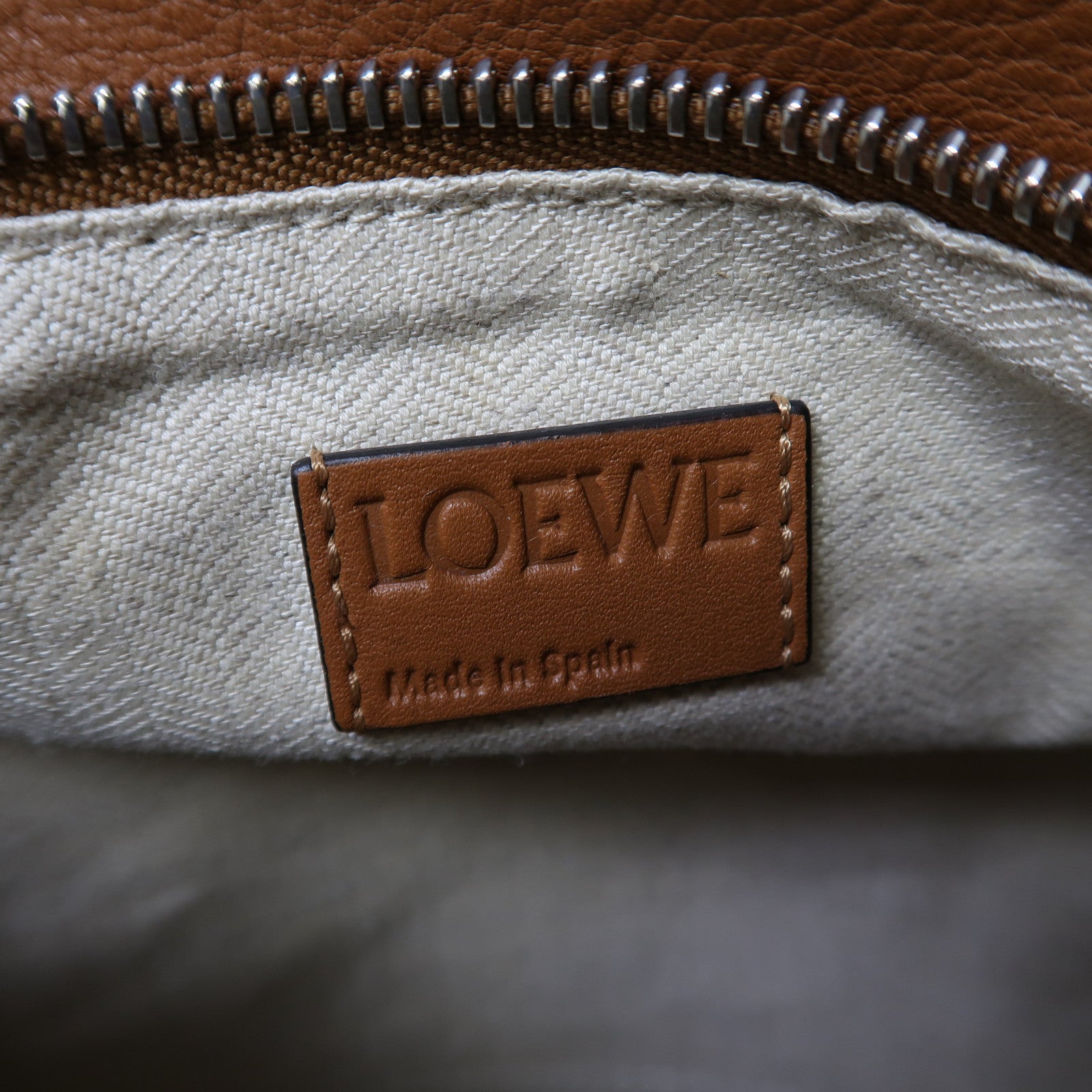 LOEWE 牛皮皮革Puzzle Bag銀扣手挽肩背兩用袋啡色