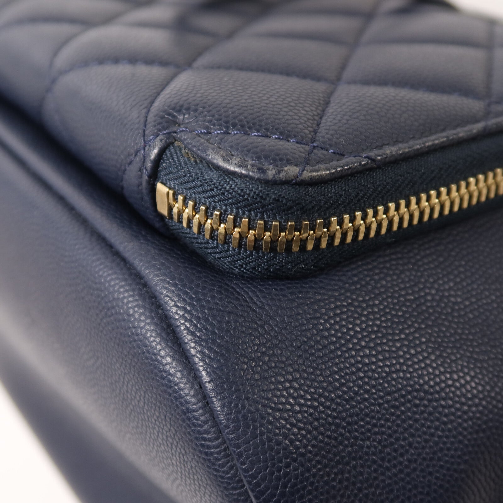 CHANEL 牛皮皮革Business Affinity Backpack金扣鏈帶背包