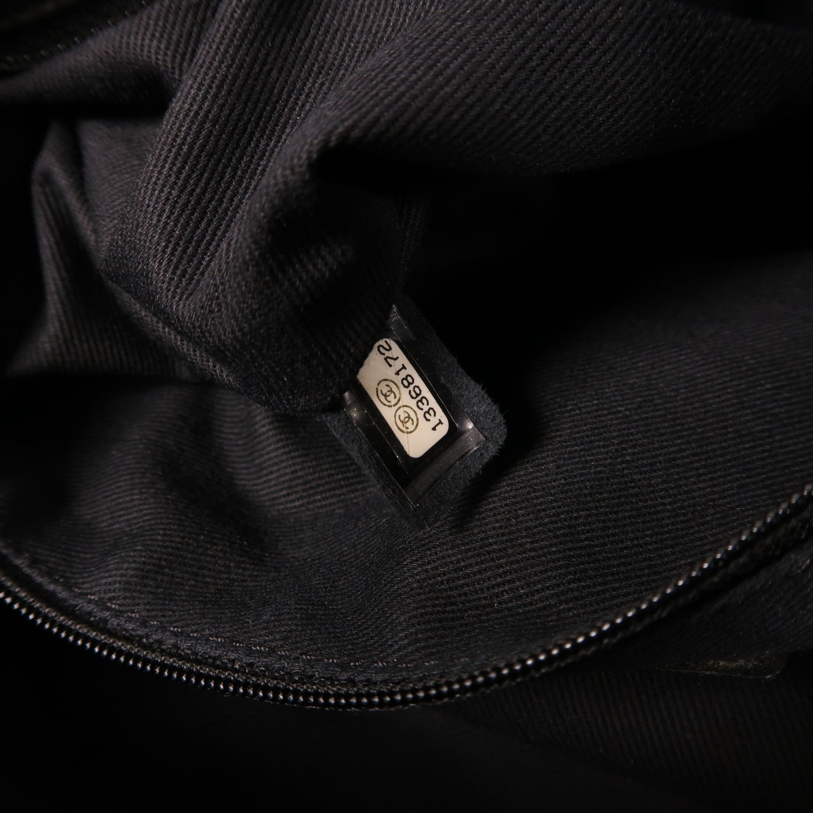 CHANEL 牛皮皮革Chain Shoulder銀扣鏈帶肩背袋黑色