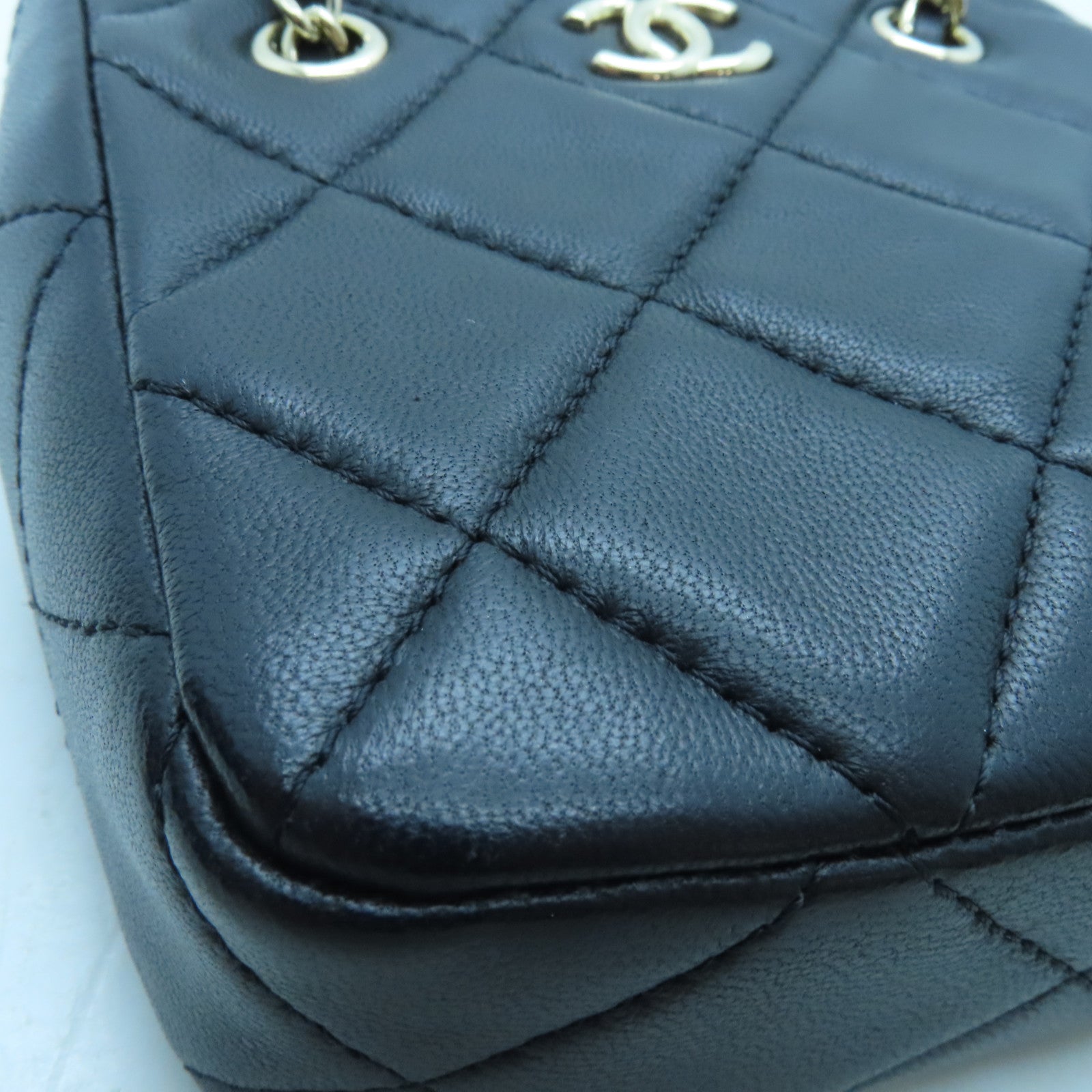 CHANEL 菱格羊皮皮革Chain Shoulder金扣鏈帶肩背袋黑色