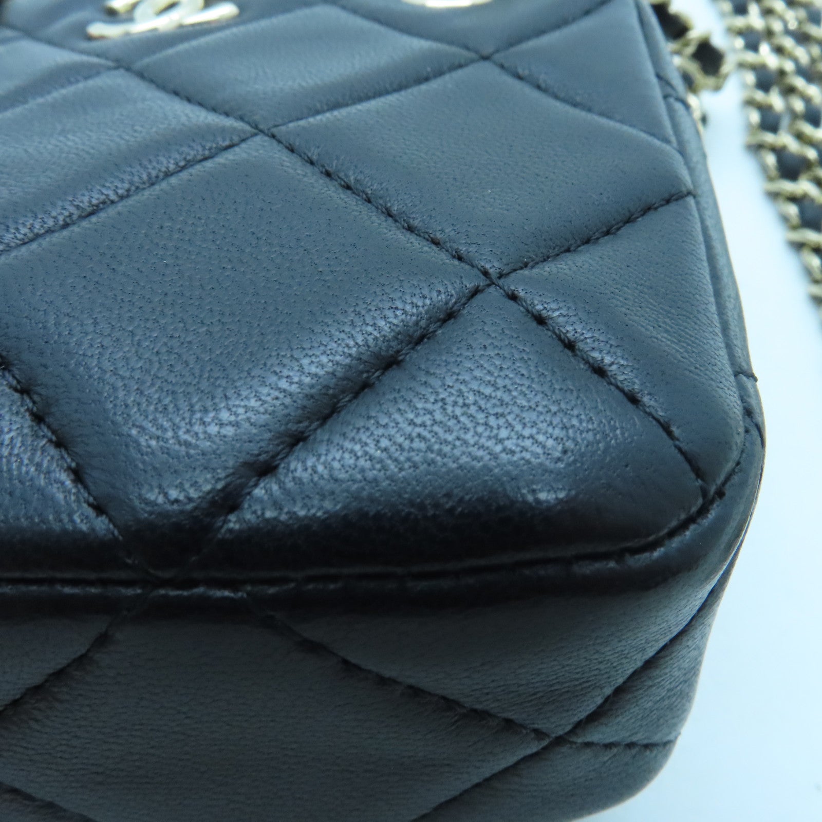 CHANEL 菱格羊皮皮革Chain Shoulder金扣鏈帶肩背袋黑色