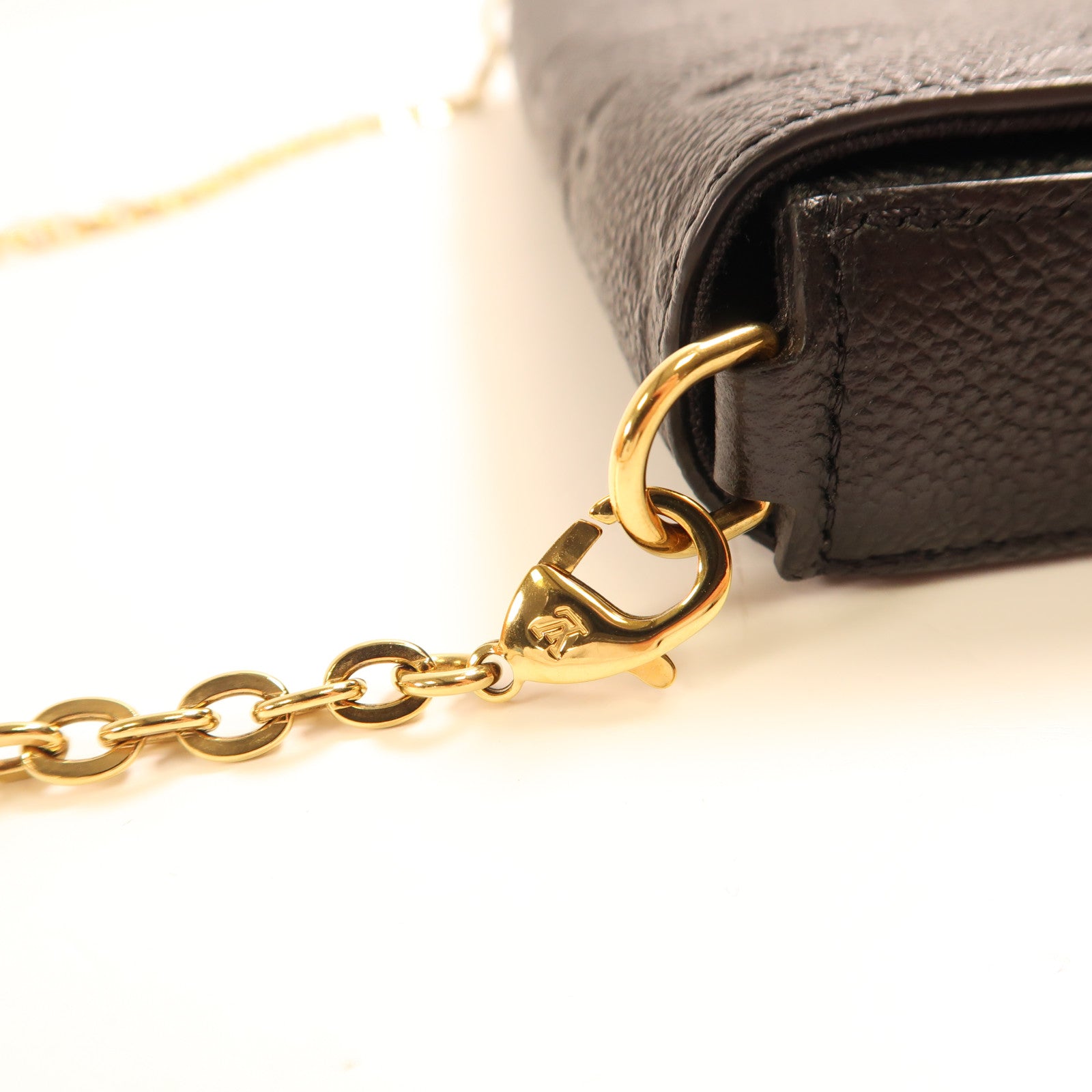 LOUIS VUITTON Monogram Empreinte Felicie Pochette 金扣鏈帶肩背袋
