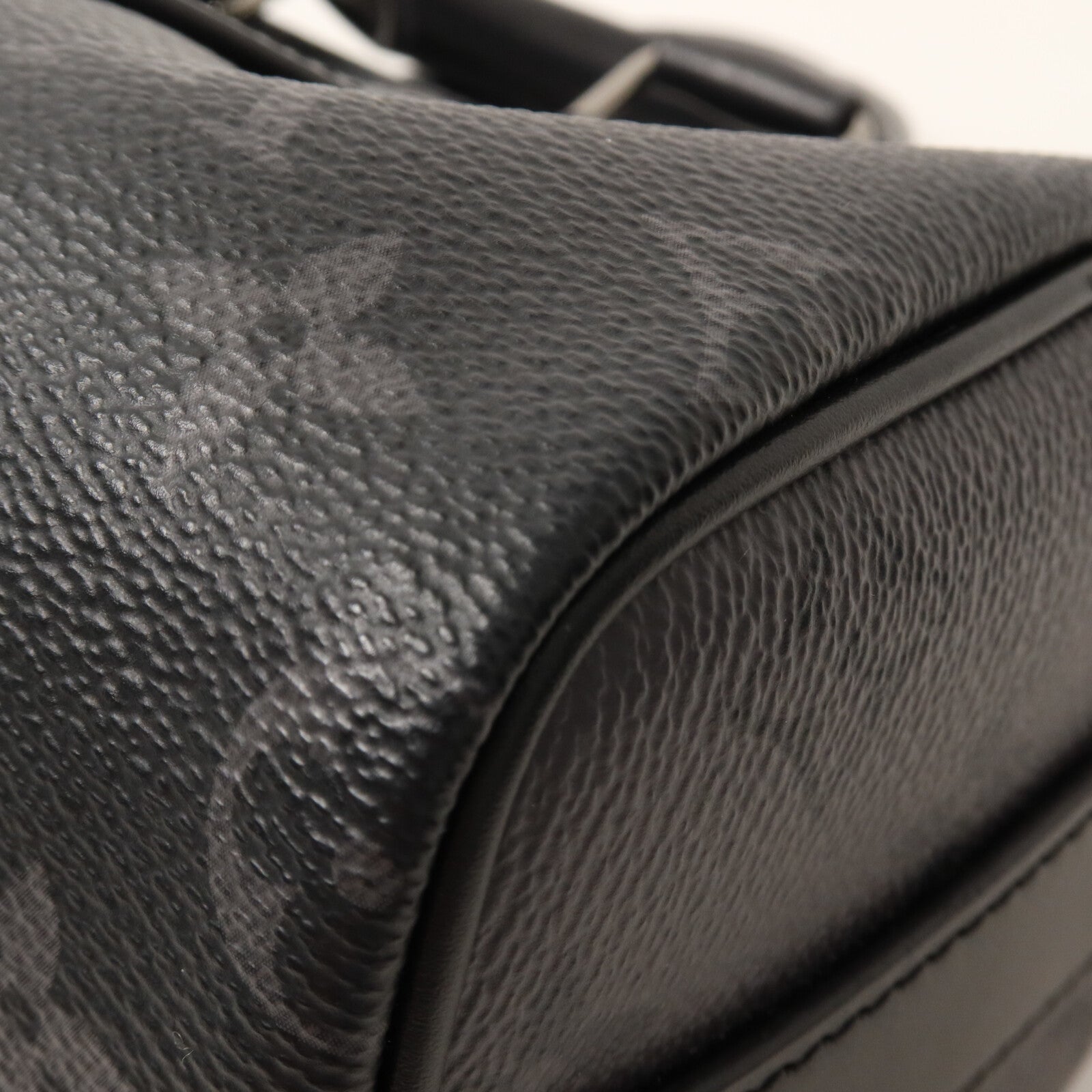 LOUIS VUITTON Monogram Eclipse Keepall Bandouliere 25手挽肩背兩用袋