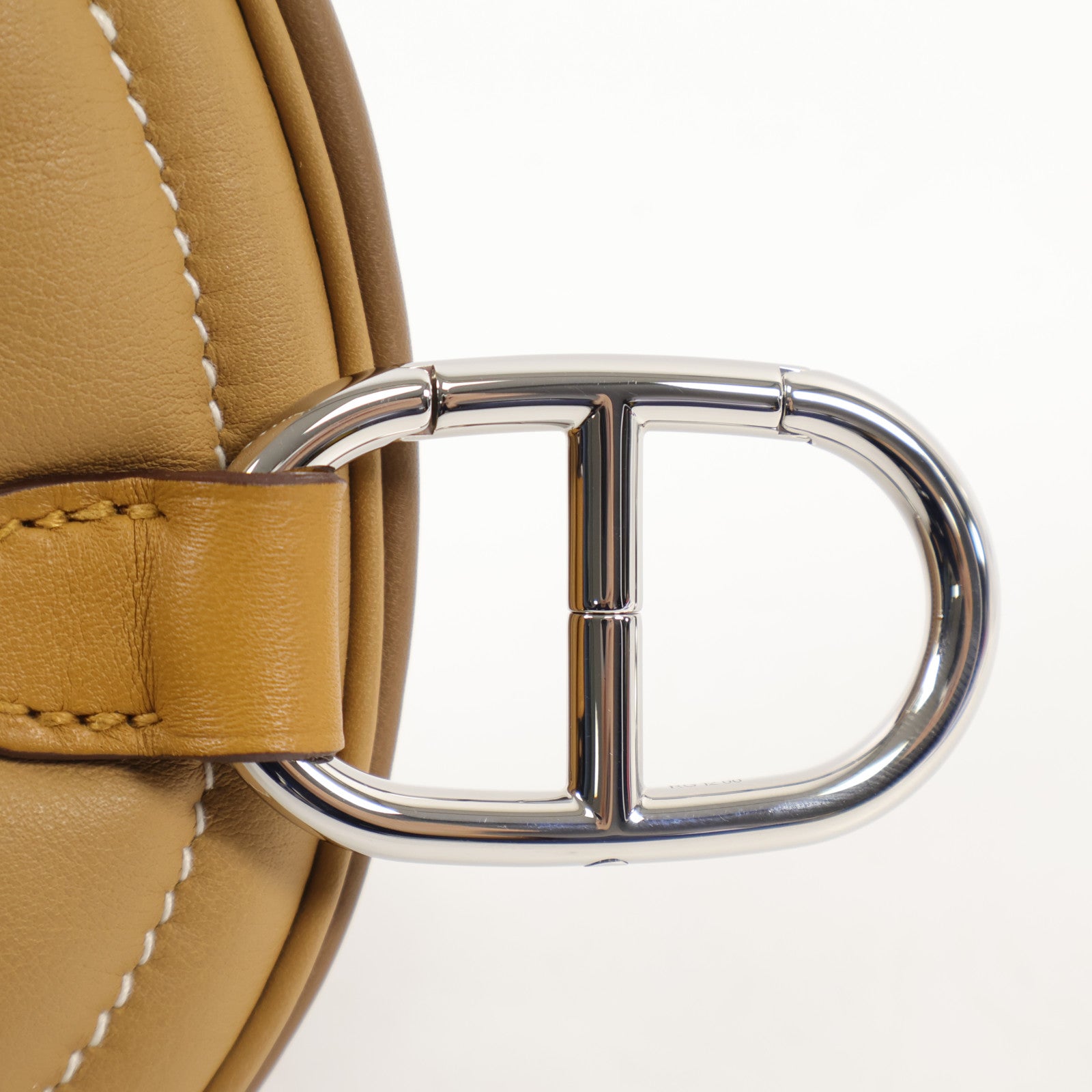 HERMES Swift皮革In the loop銀扣肩背袋Biscuit