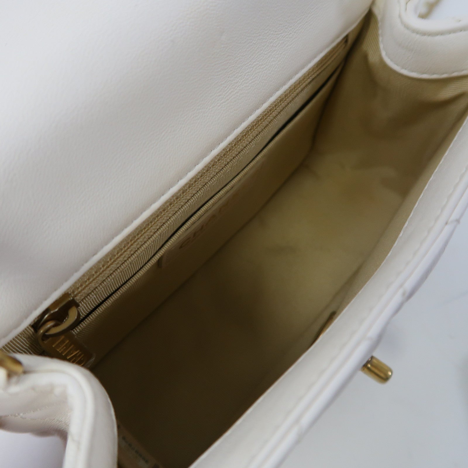 CHANEL 【激減優惠】菱格羊皮皮革Flap Bag金扣鏈帶肩背袋白色