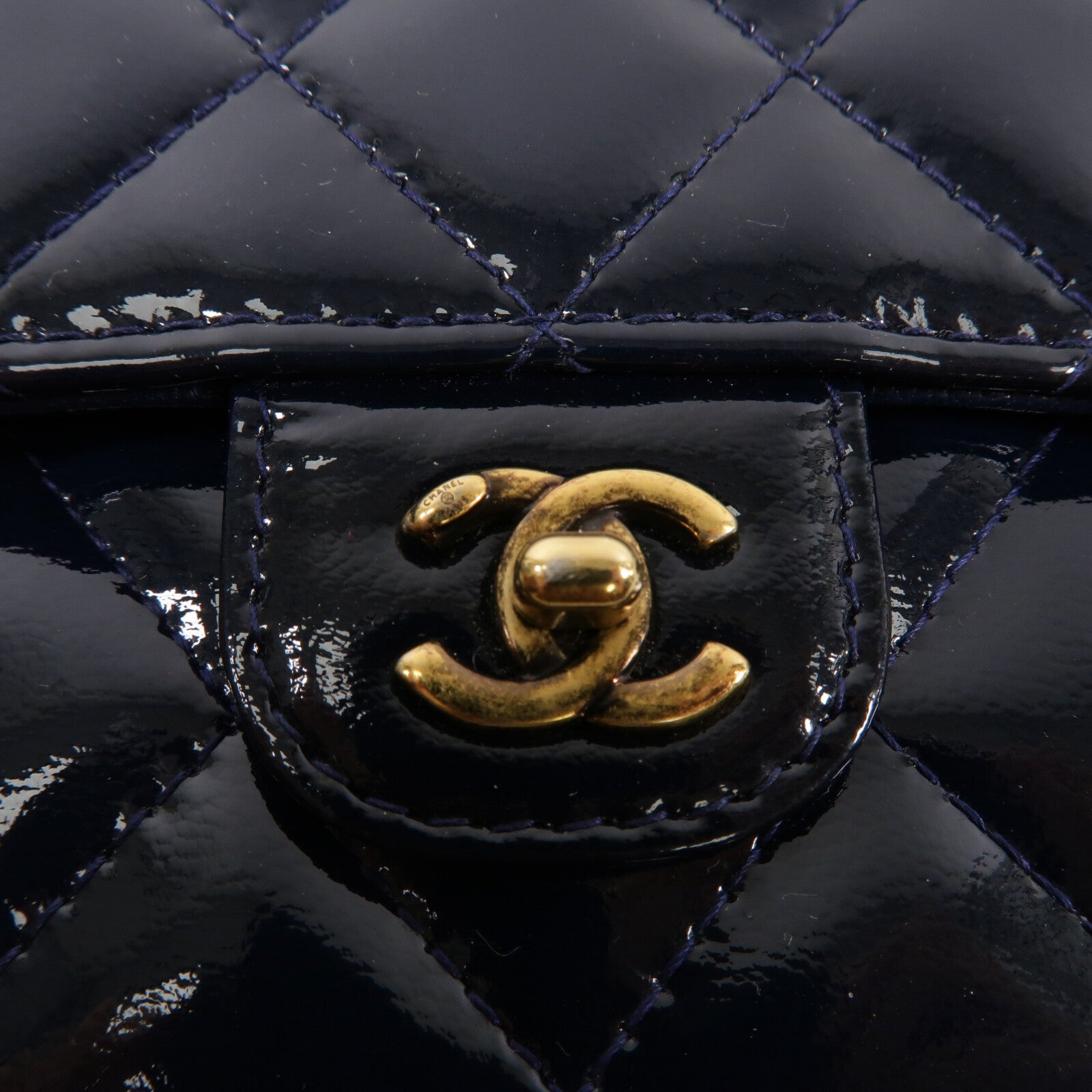 CHANEL 漆皮皮革Wallet On Chain鏈帶肩背袋