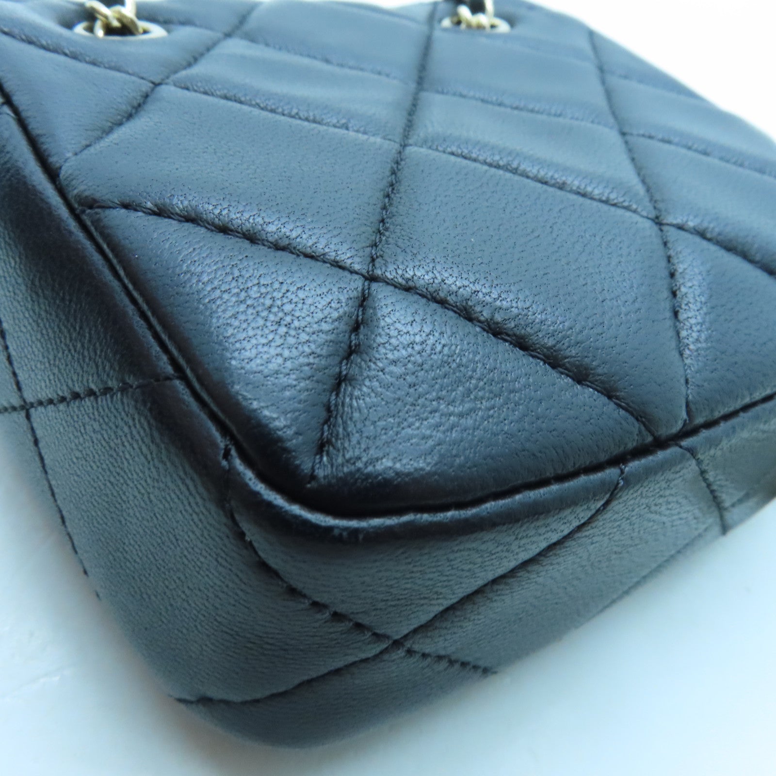 CHANEL 菱格羊皮皮革Chain Shoulder金扣鏈帶肩背袋黑色