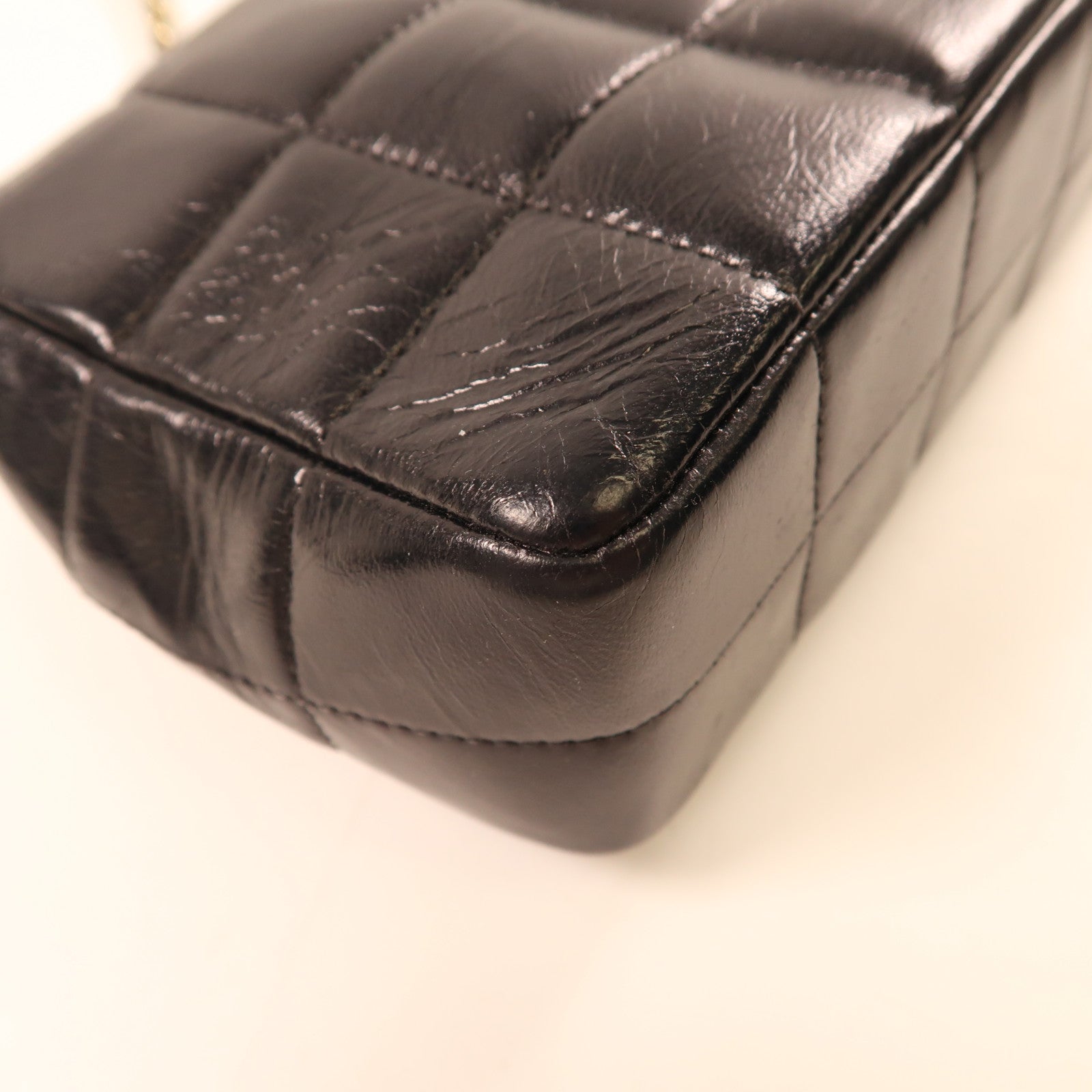 CHANEL 牛皮皮革Chain Shoulder金扣鏈帶肩背袋黑色