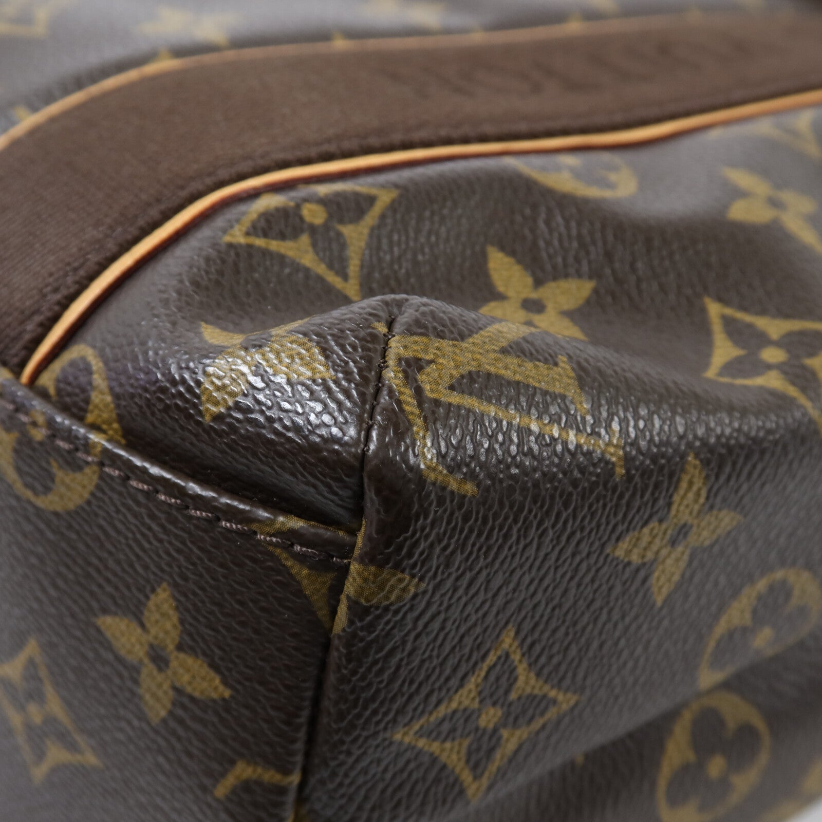 LOUIS VUITTON Monogram Cabas Beaubourg金扣肩背袋