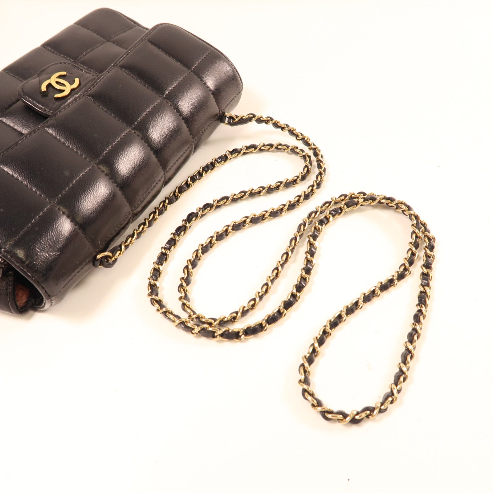 CHANEL 牛皮皮革Chain Shoulder金扣鏈帶肩背袋黑色
