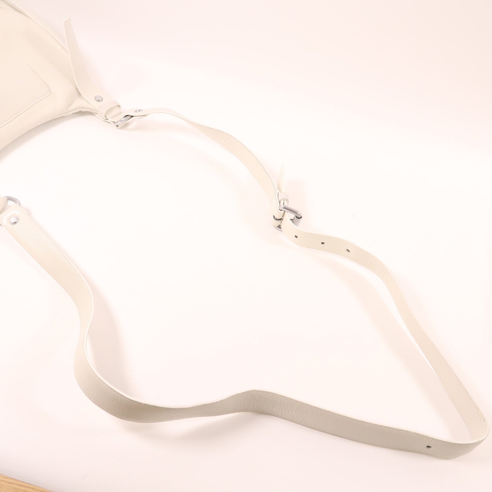 Longchamp 羊皮皮革Crossbody銀扣肩背袋白色