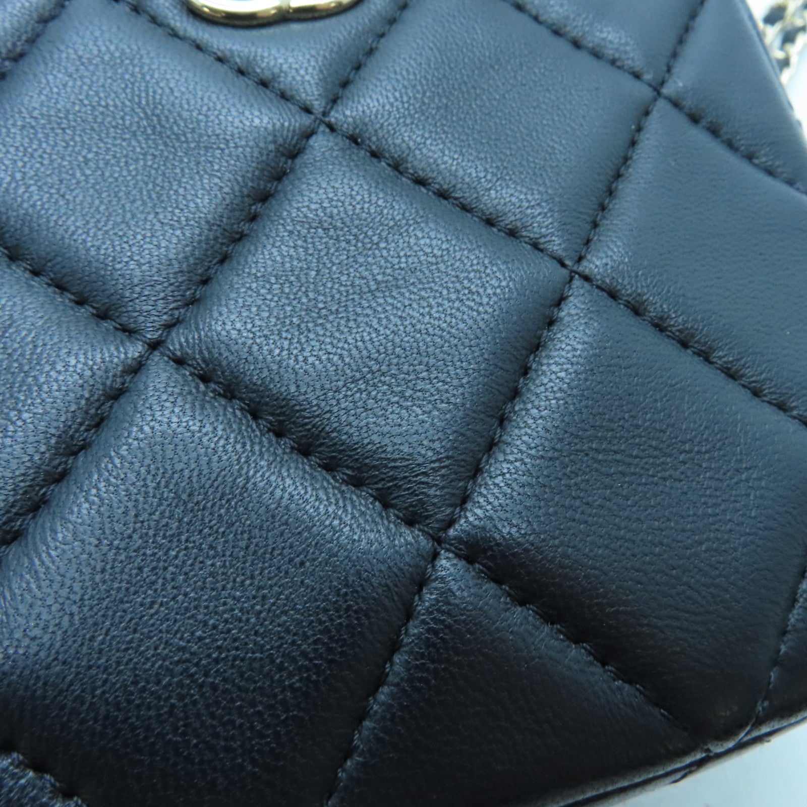 CHANEL 菱格羊皮皮革Chain Shoulder金扣鏈帶肩背袋黑色