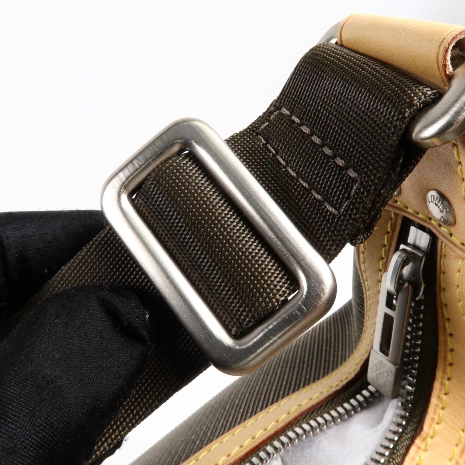LOUIS VUITTON Damier Geant Explorateur肩背袋