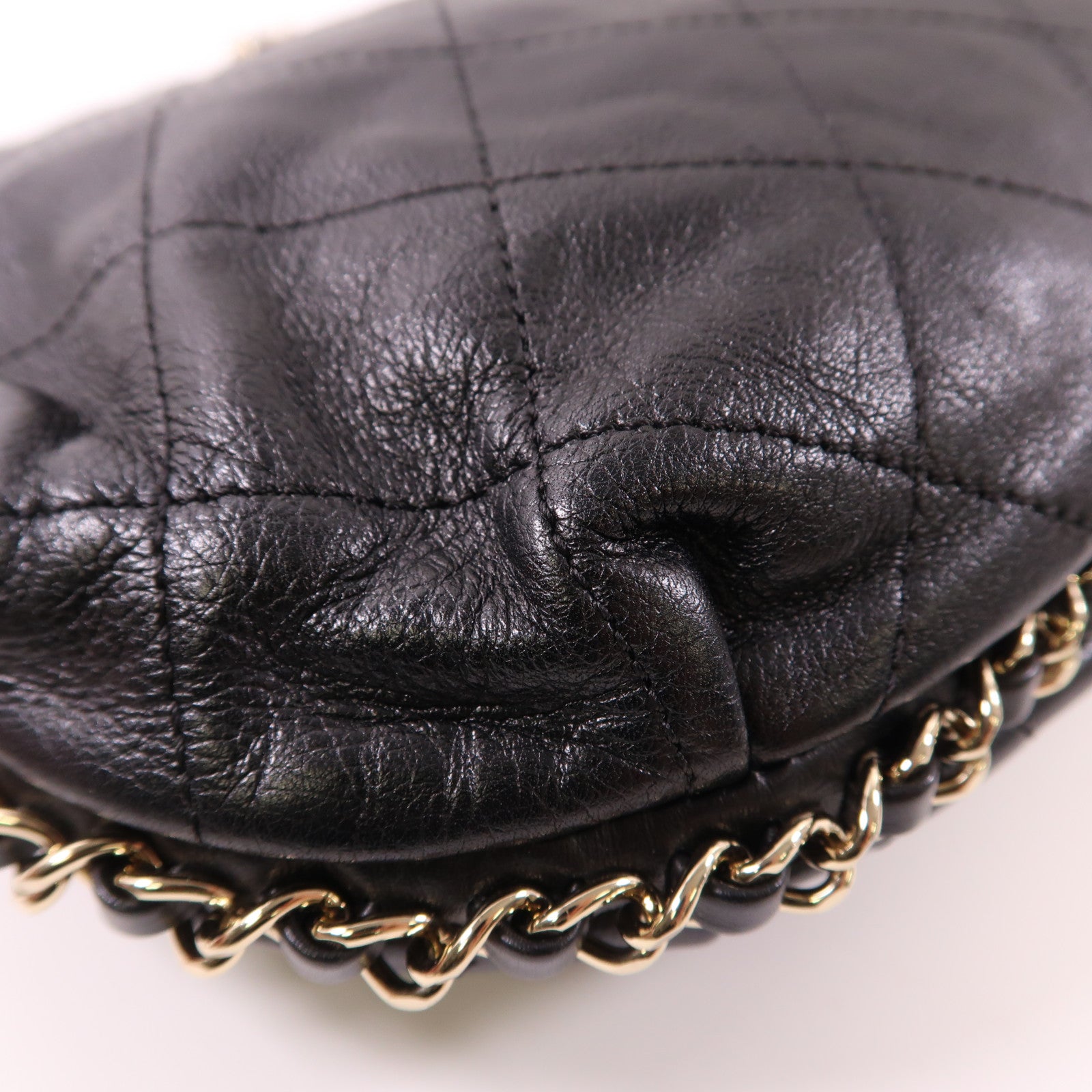 CHANEL 牛皮皮革Chain Shoulder金扣鏈帶肩背袋黑色