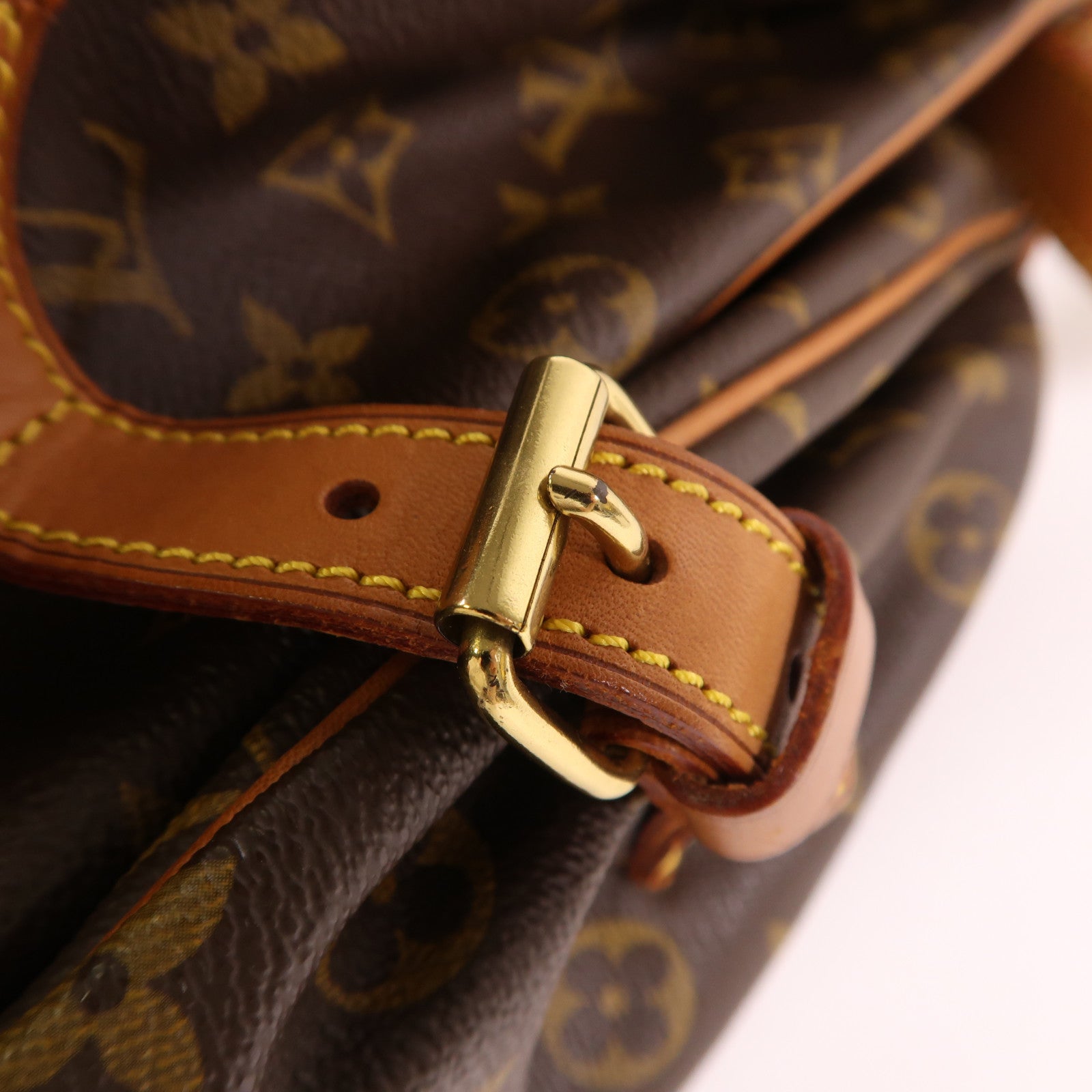 LOUIS VUITTON LV GHW Saumur 35 Crossbody Shoulder Bag M42254 Monogram Brown