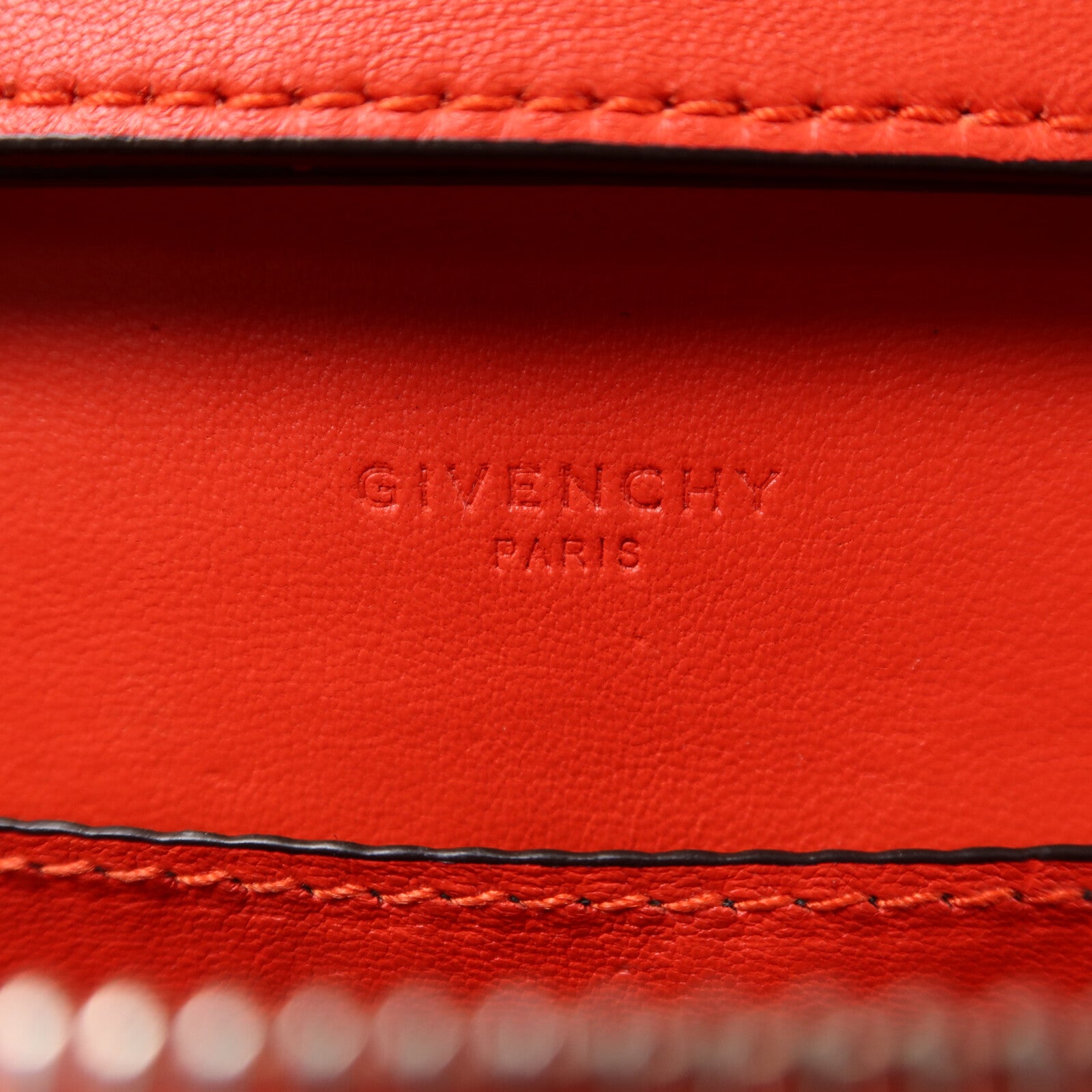 GIVENCHY 牛皮皮革Chain Shoulder鏈帶肩背袋