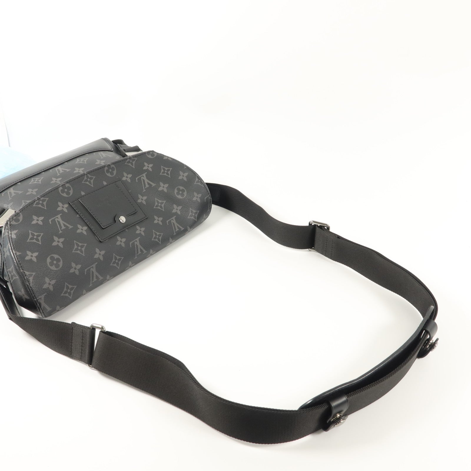 LOUIS VUITTON Monogram Eclipse Messenger PM Voyager肩背袋