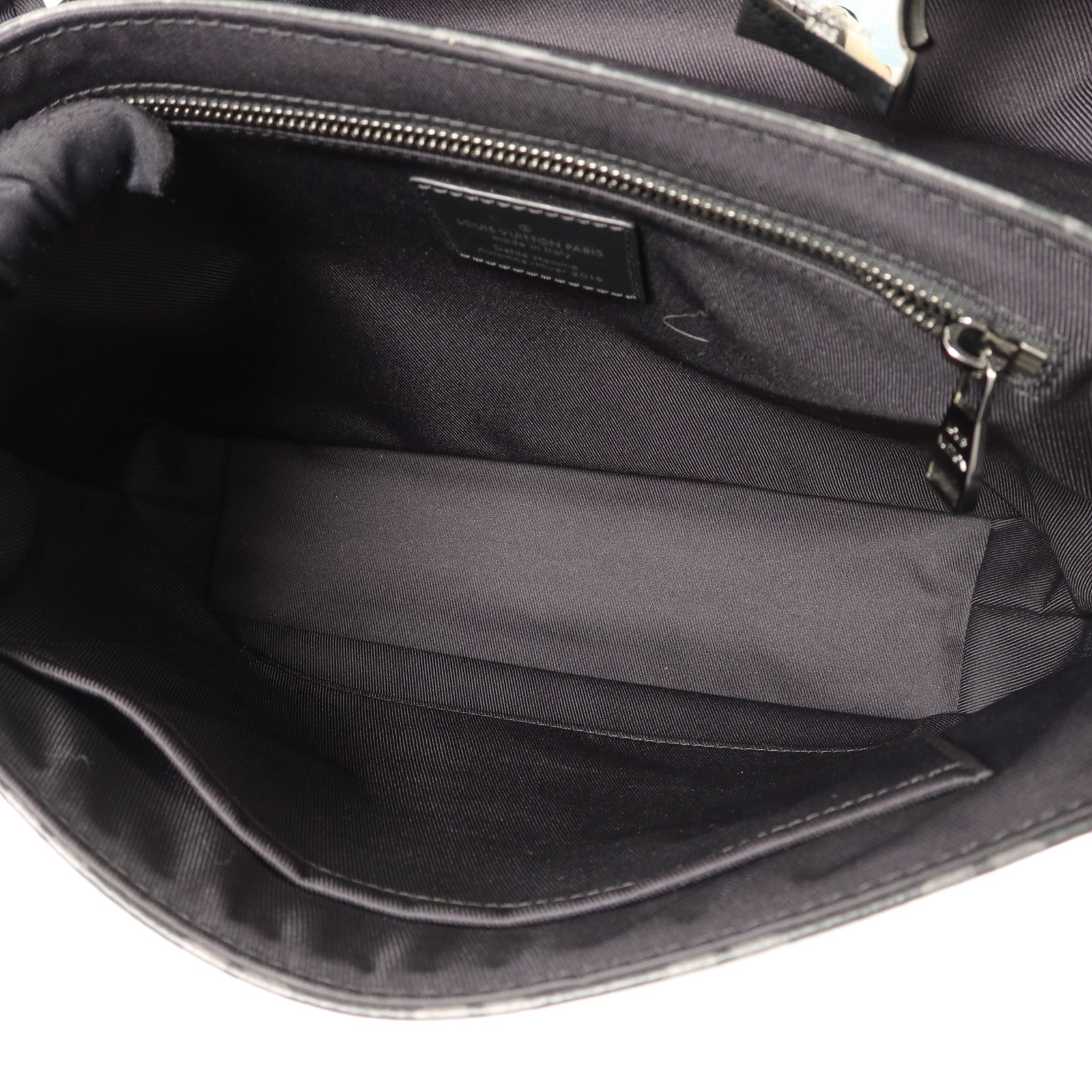 LOUIS VUITTON Monogram Eclipse Messenger PM Voyager肩背袋