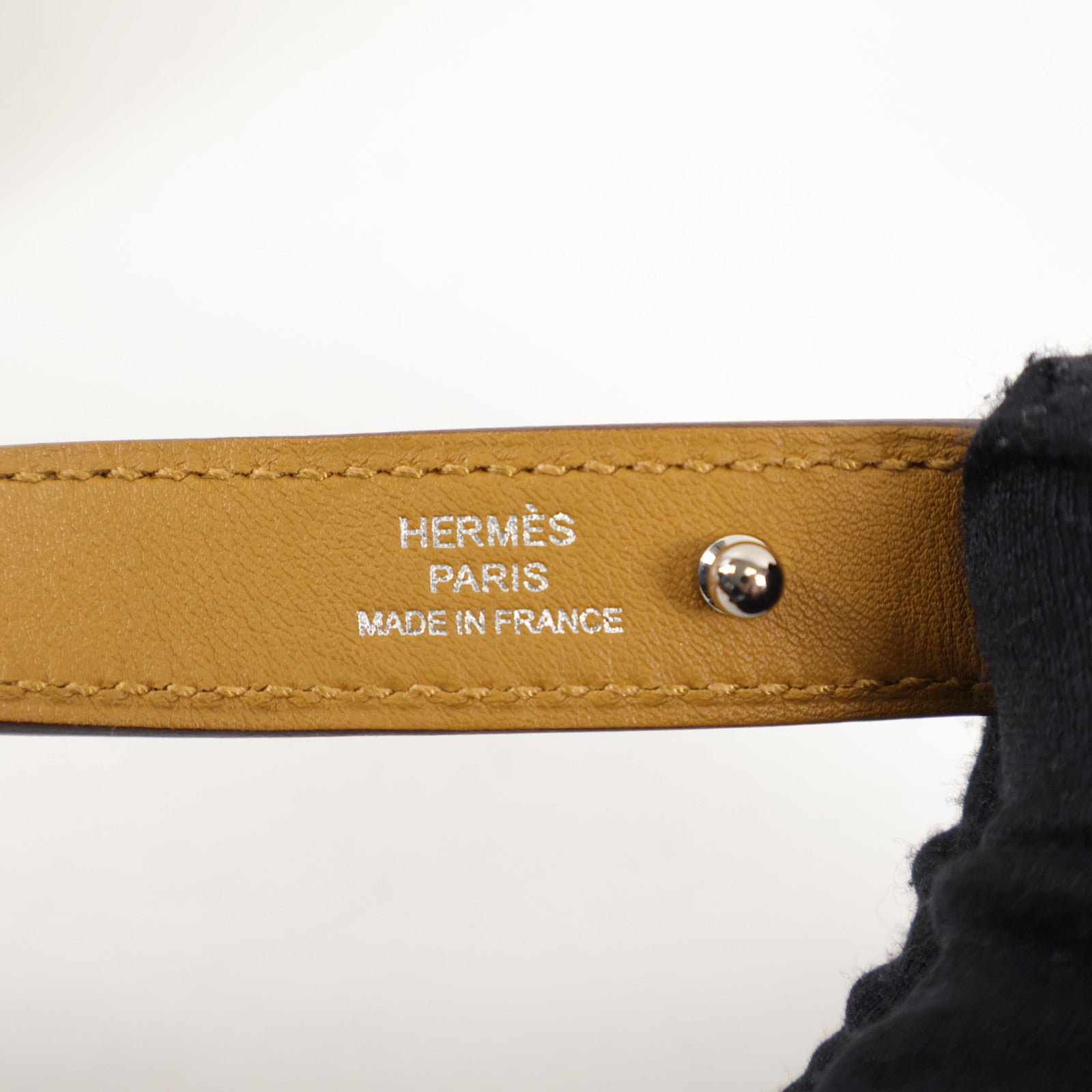 HERMES Swift皮革In the loop銀扣肩背袋Biscuit