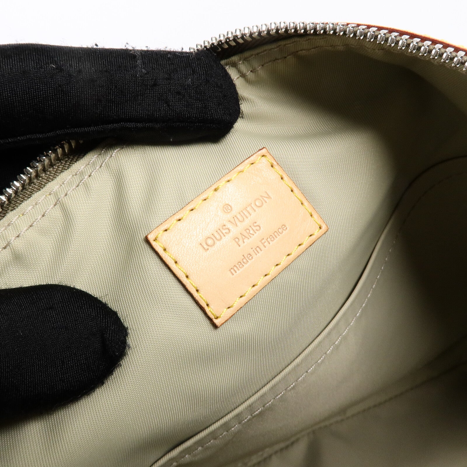 LOUIS VUITTON Damier Geant Explorateur肩背袋