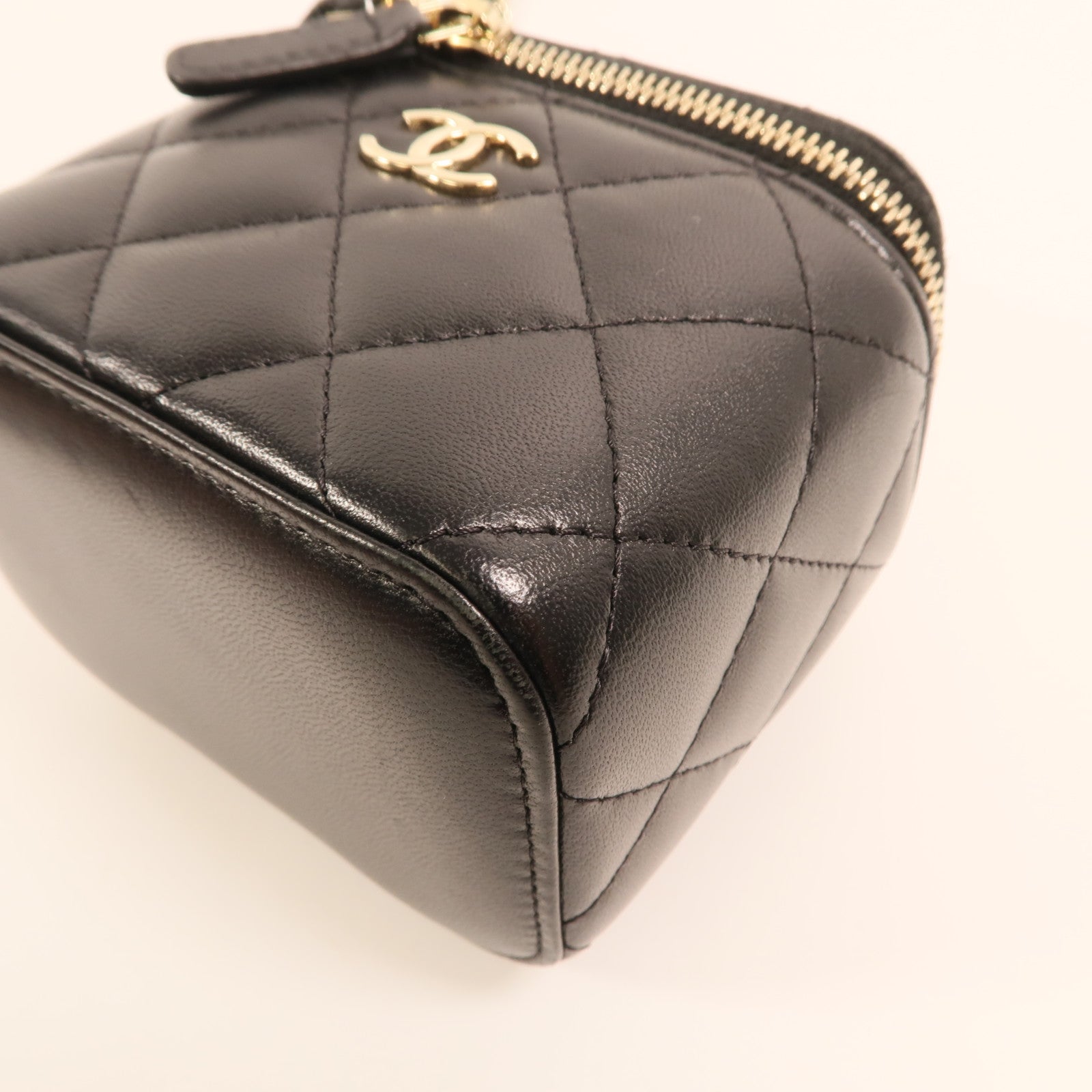 CHANEL 羊皮皮革Vanity Case金扣鏈帶手挽肩背兩用袋