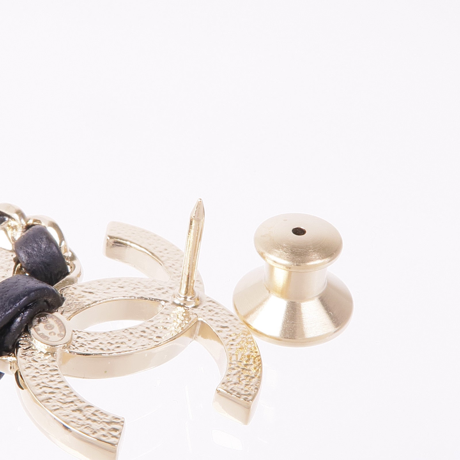 CHANEL 皮革/PVC/金屬Brooch胸針