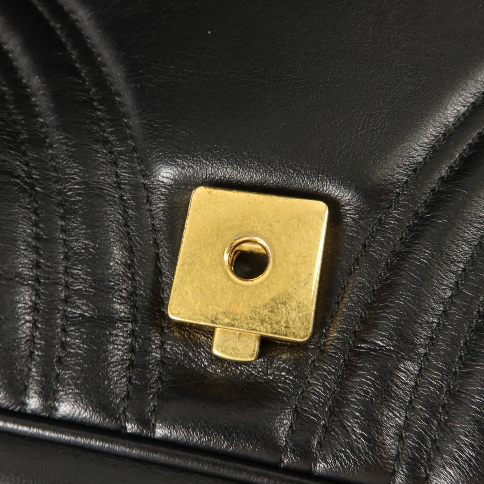 GUCCI 牛皮皮革GG Marmont Medium鏈帶肩背袋