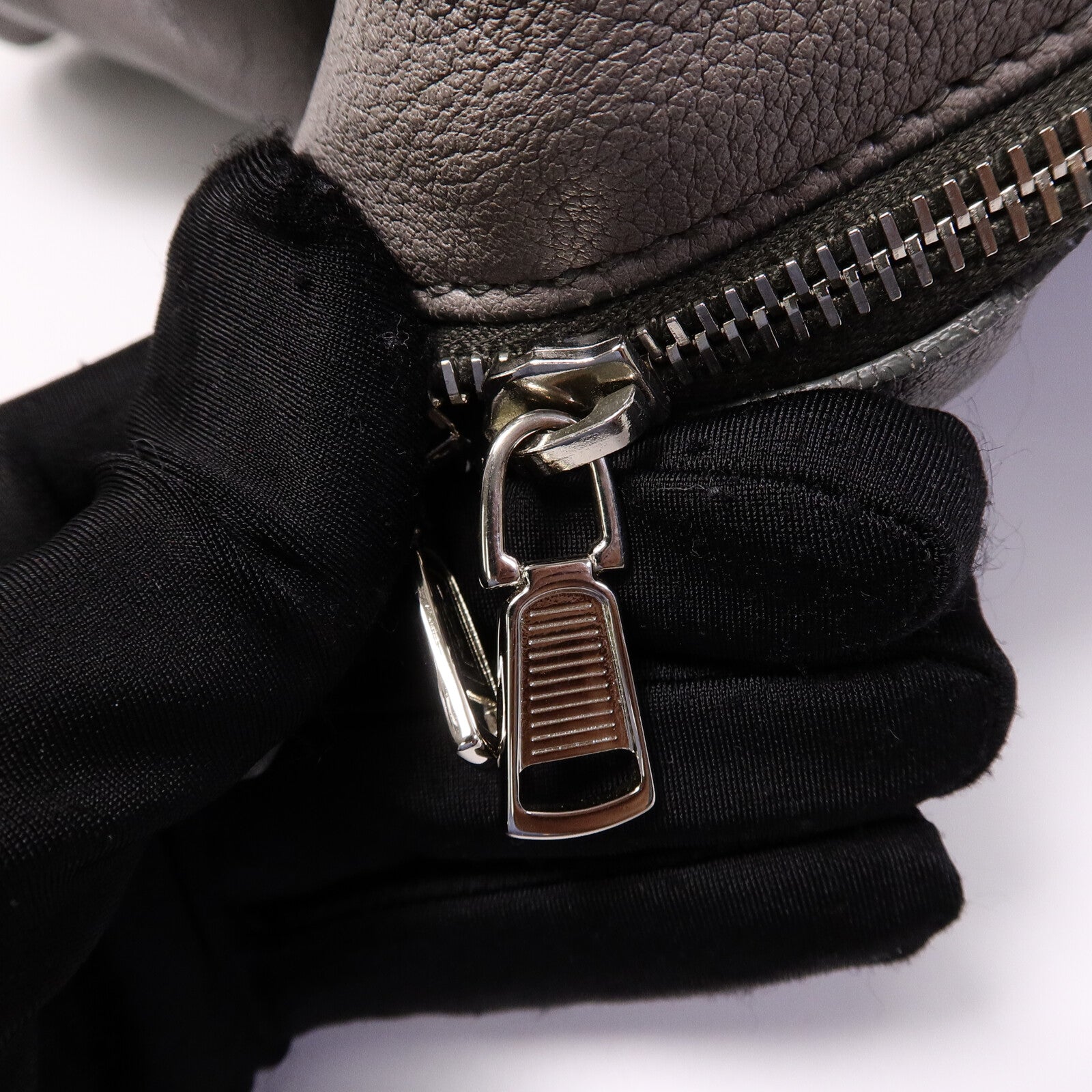 YVES SAINT LAURENT 牛皮皮革Hand Bag手挽袋